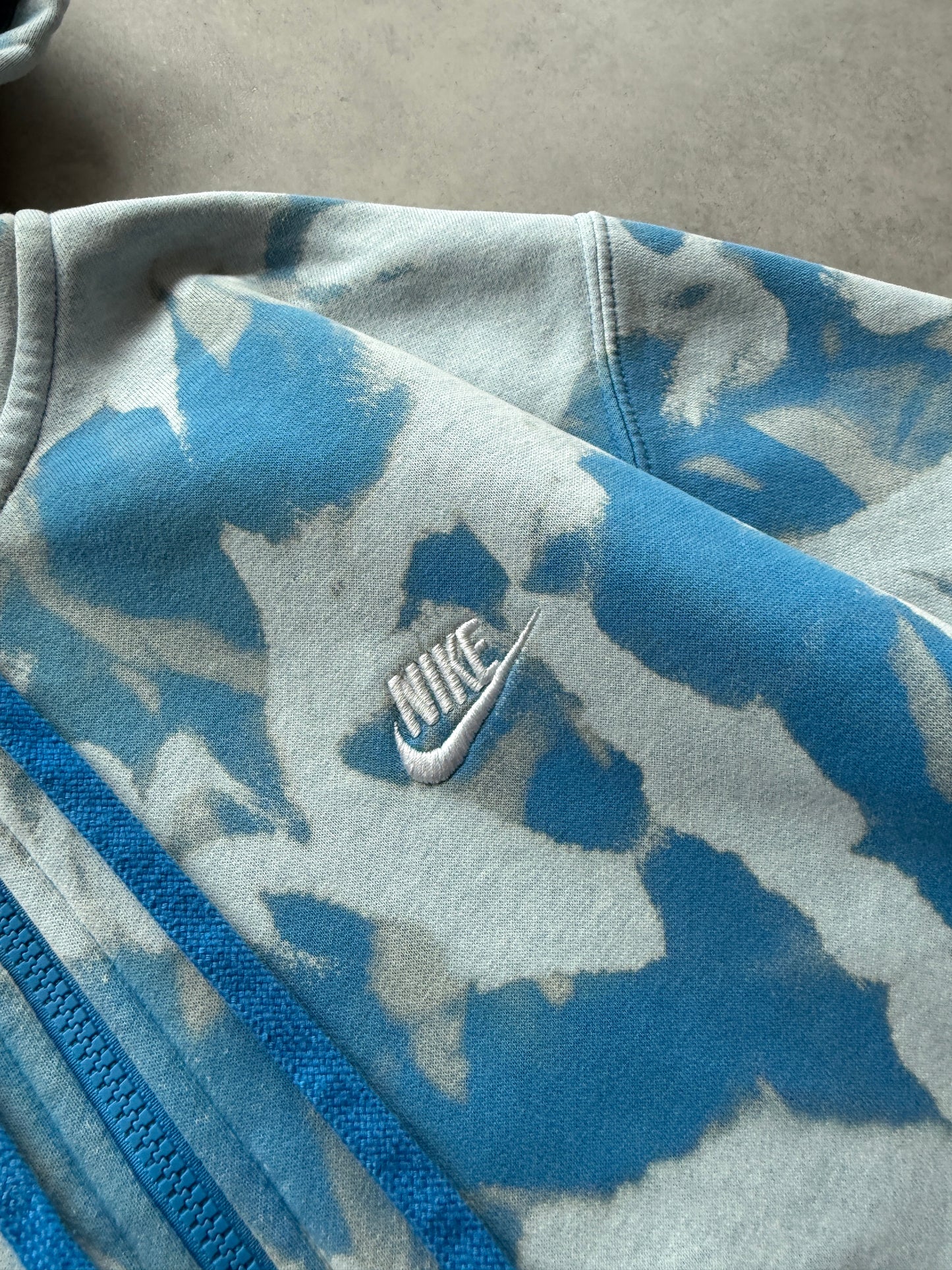 Nike muška plava zip bleech dye dukserica (M)