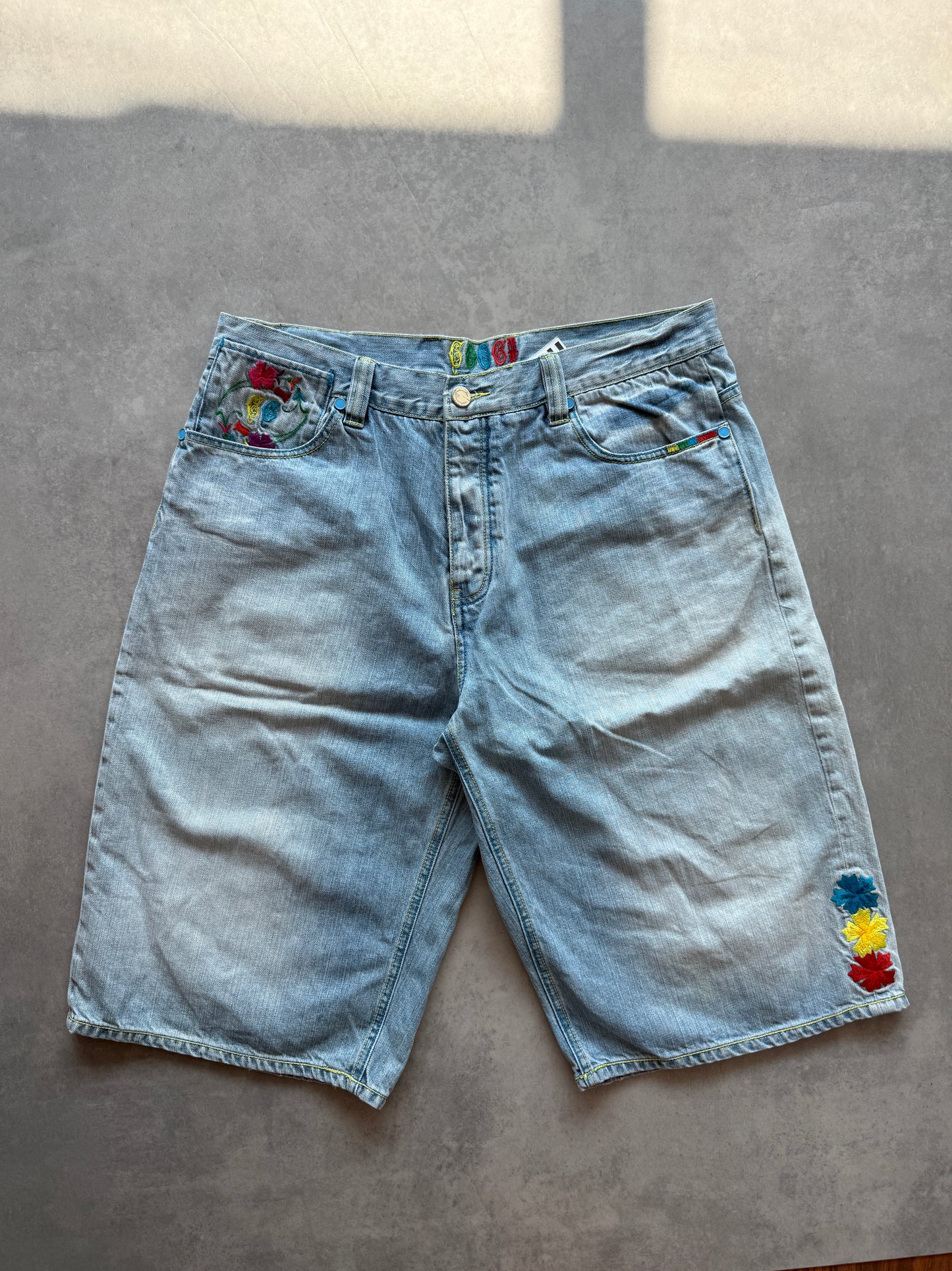 Coogi 2000s muški teksas šorc (XL)