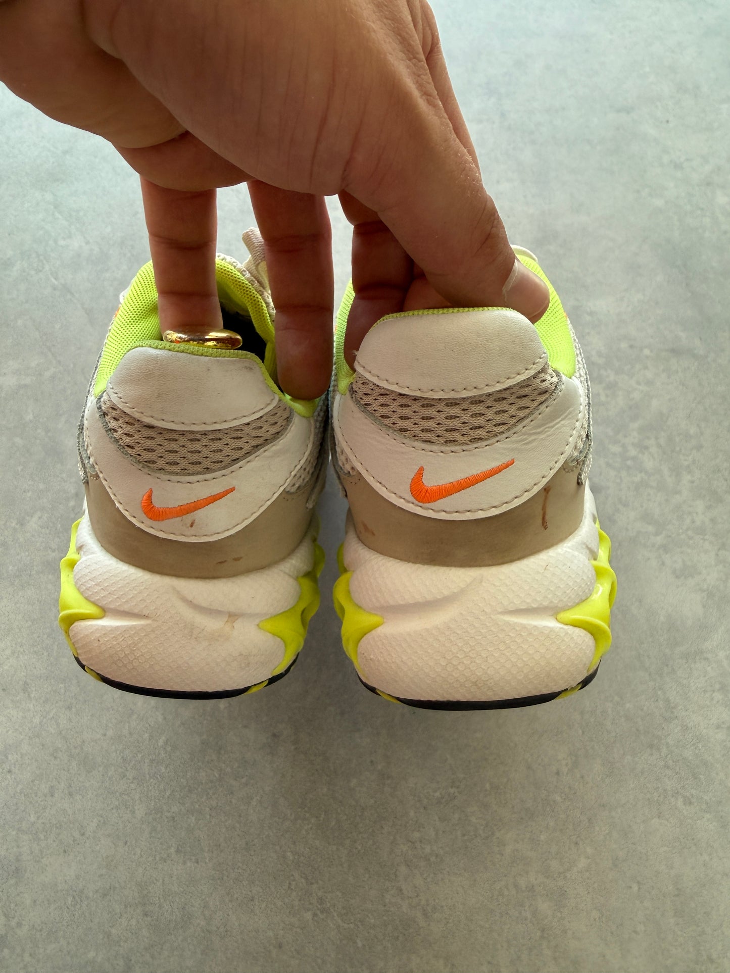 Nike Air Zoom Fire ženske patike (41)