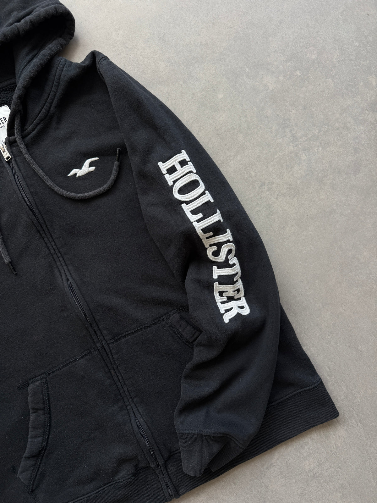 Hollister ženska crna dukserica (L)