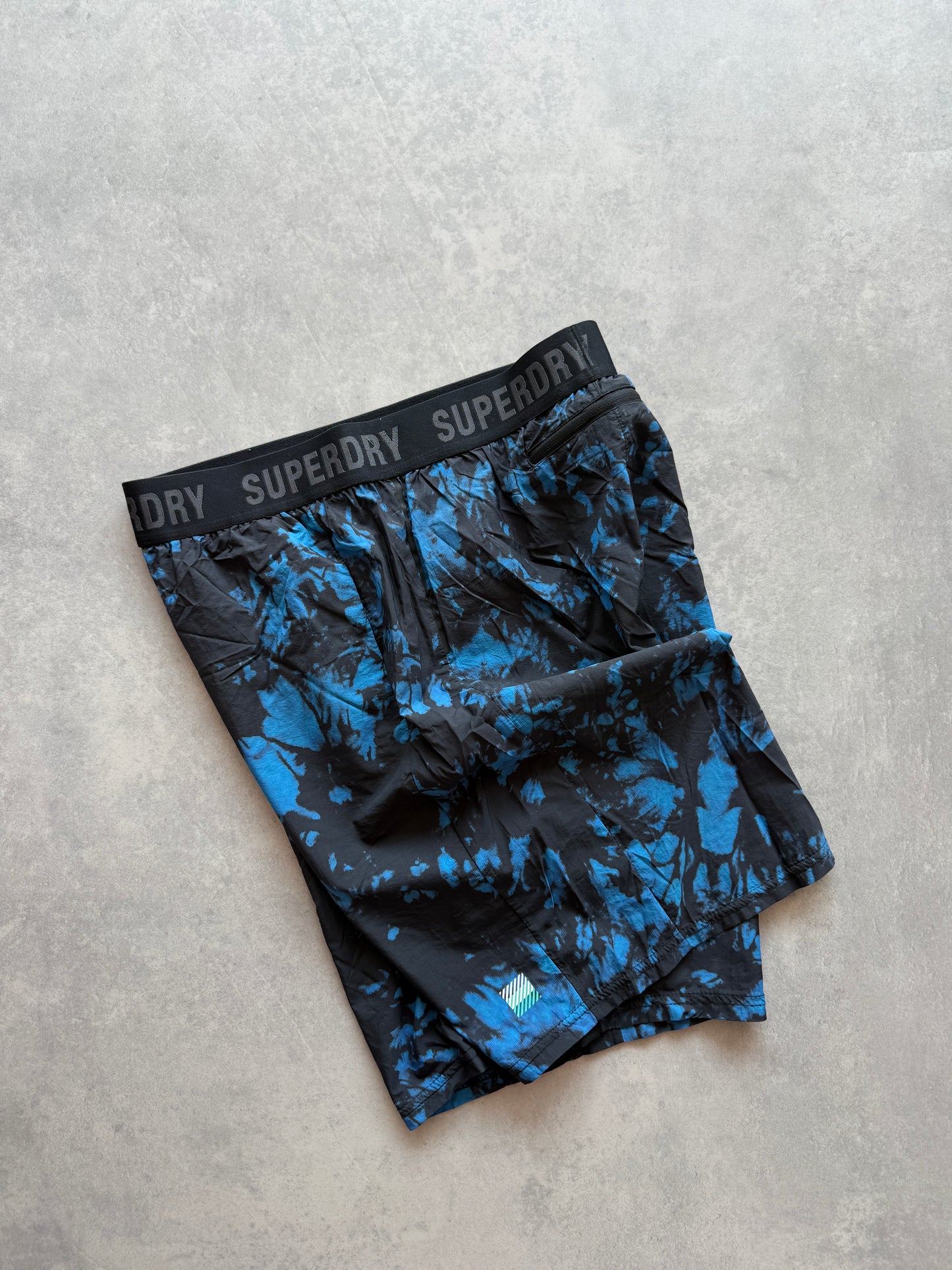 Superdry muški sportski šorc (S)