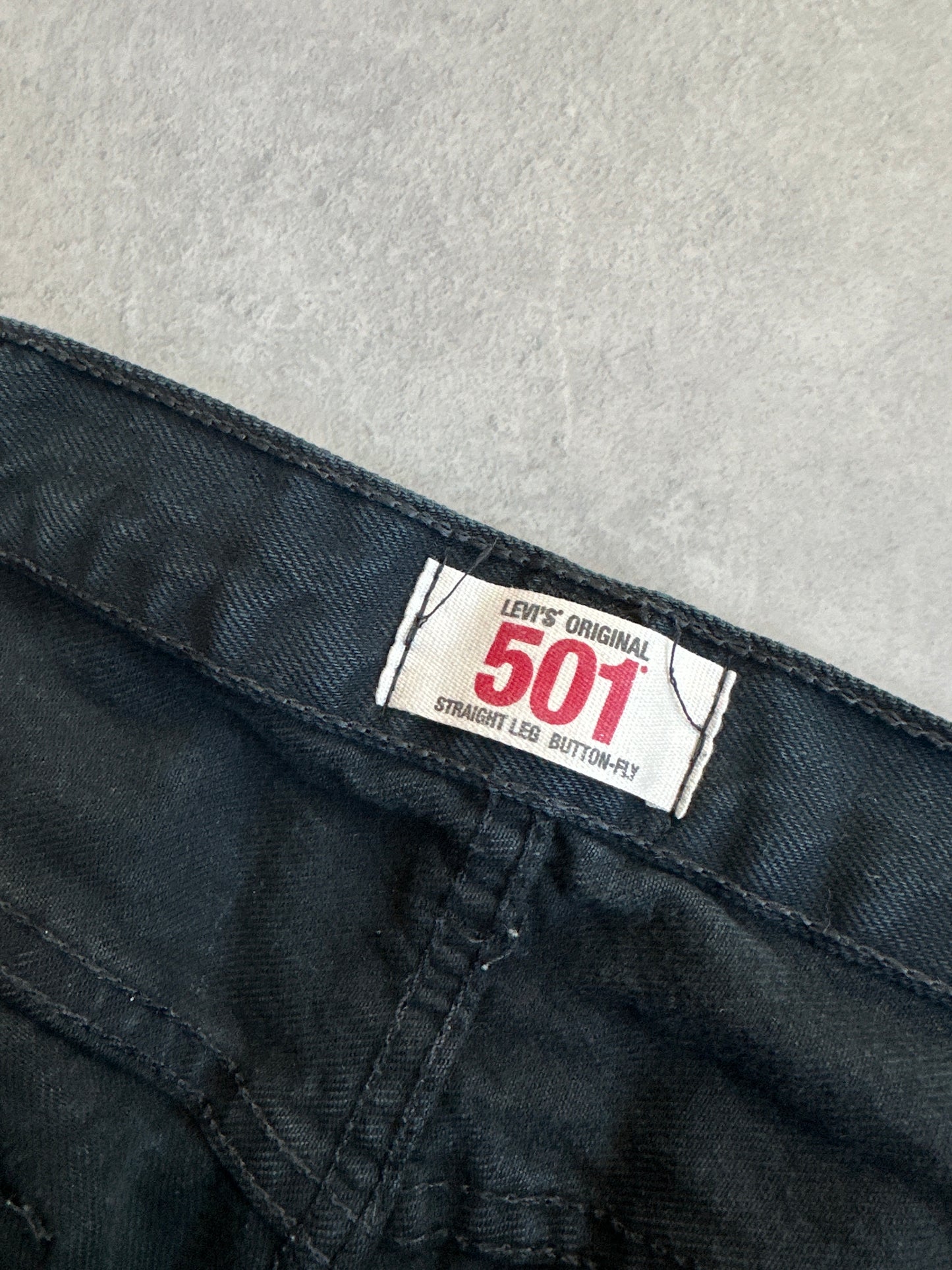 Levis 501 muške crne farmerke (38x32)