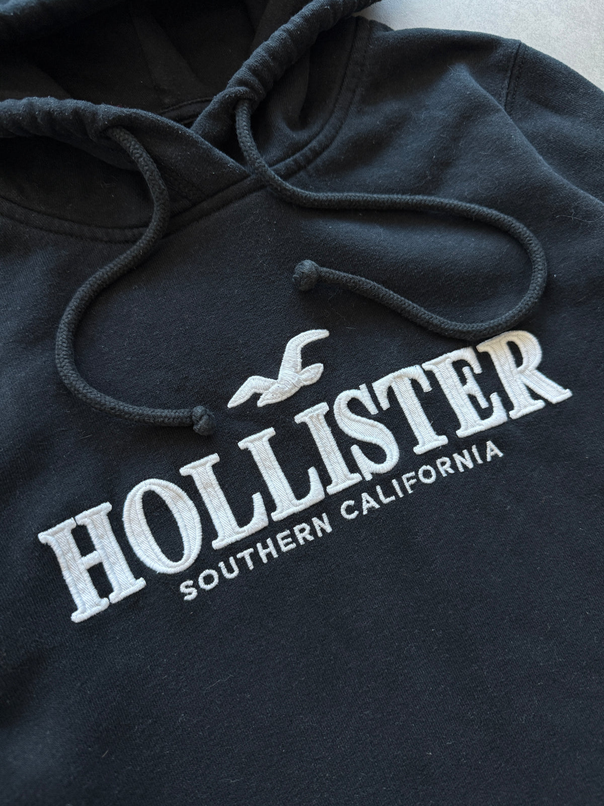 Hollister Y2K ženska crna dukserica (M)
