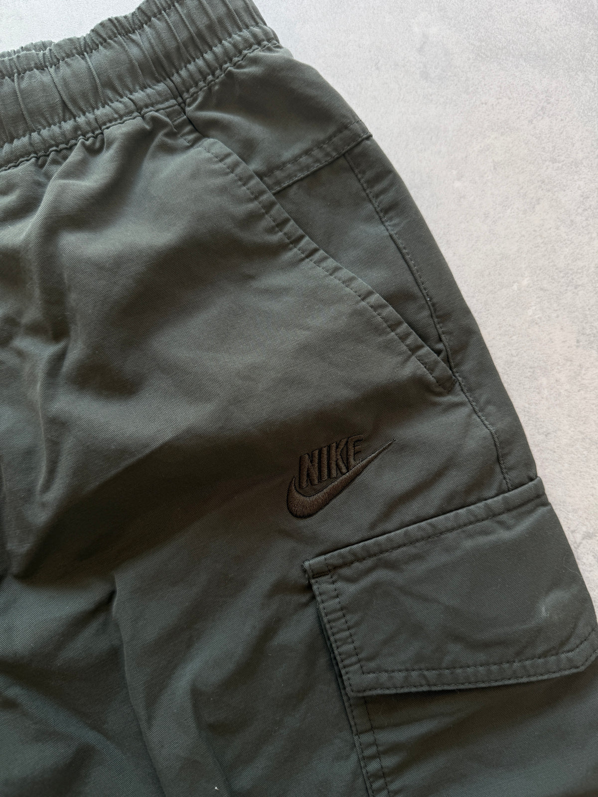 Nike muške zelene cargo hlace (M)