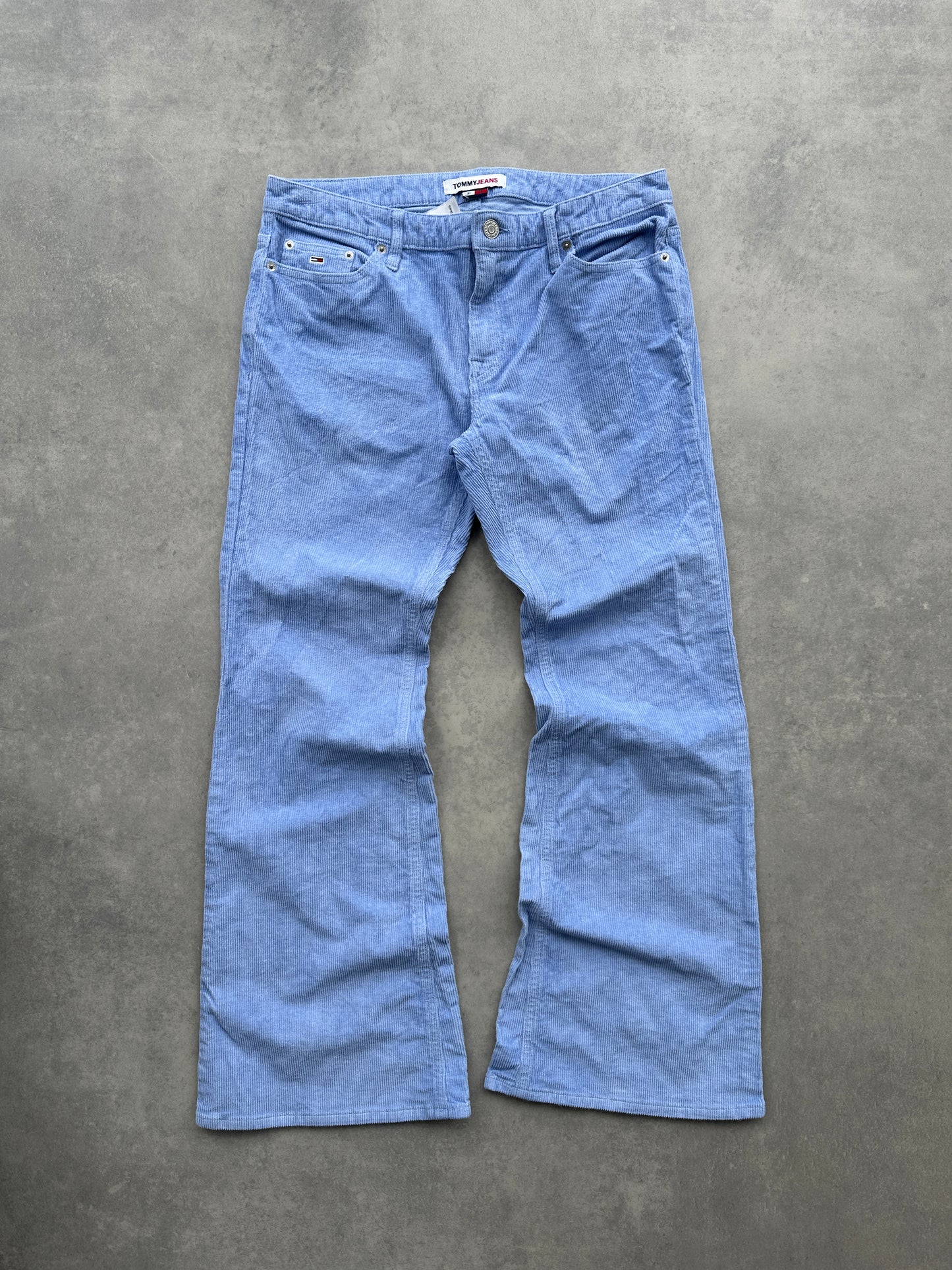 Tommy Jeans ženske samtane flared hlace (31x30)