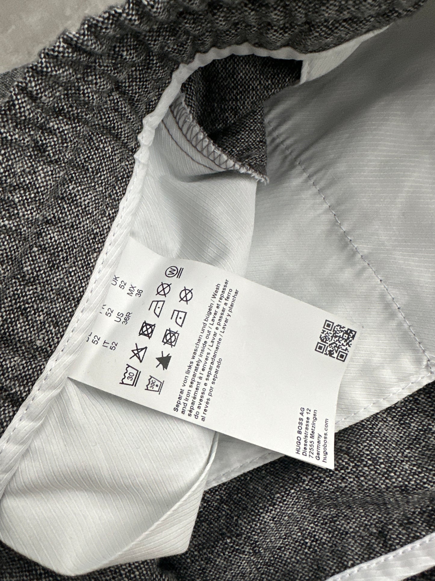 Hugo Boss muške lagane hlace (L)