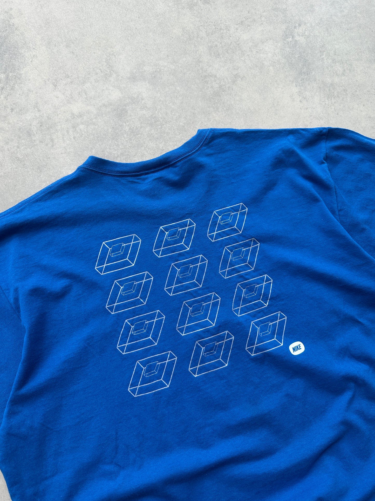 Nike 2000s muška cube majica (XL)