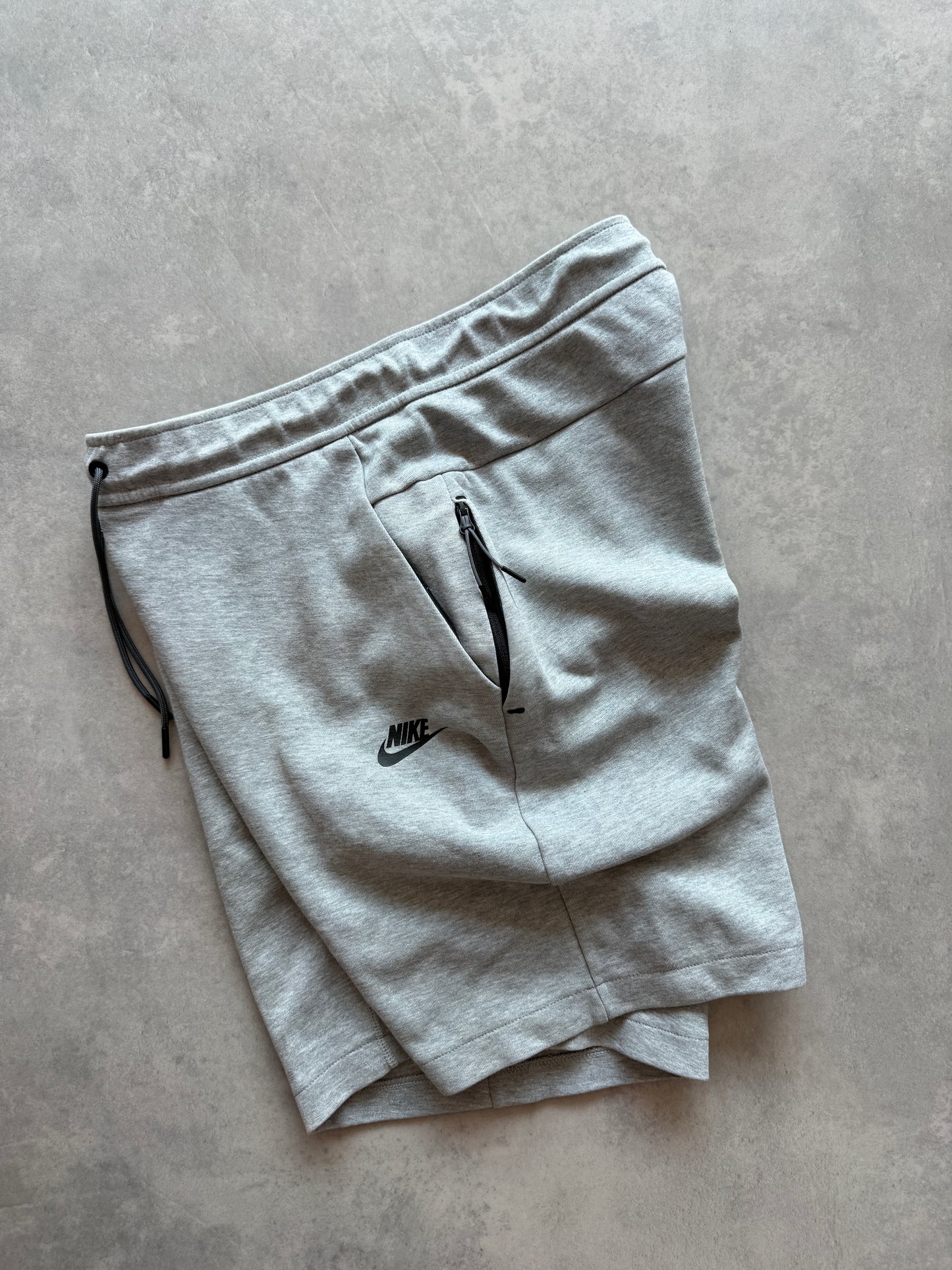 Nike Tech Fleece muški sivi šorc (S)