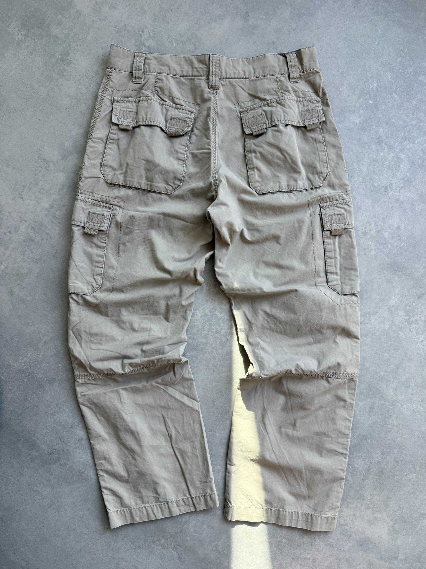 Clockhouse 2000s muške cargo hlace (34x30)