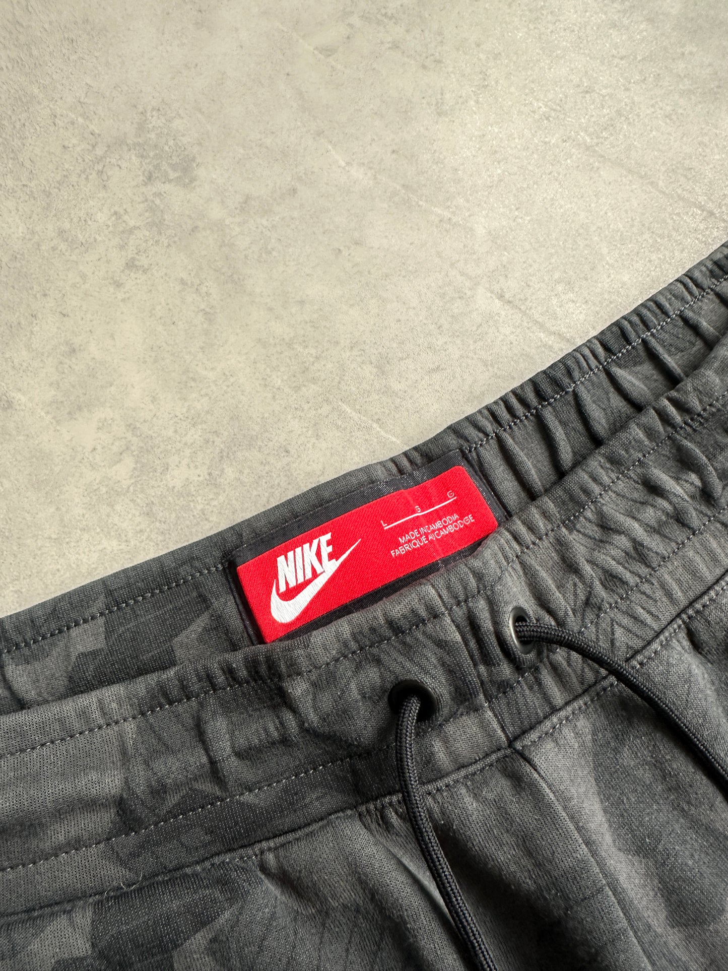 Nike Tech Fleece Camo muška trenerka (L)