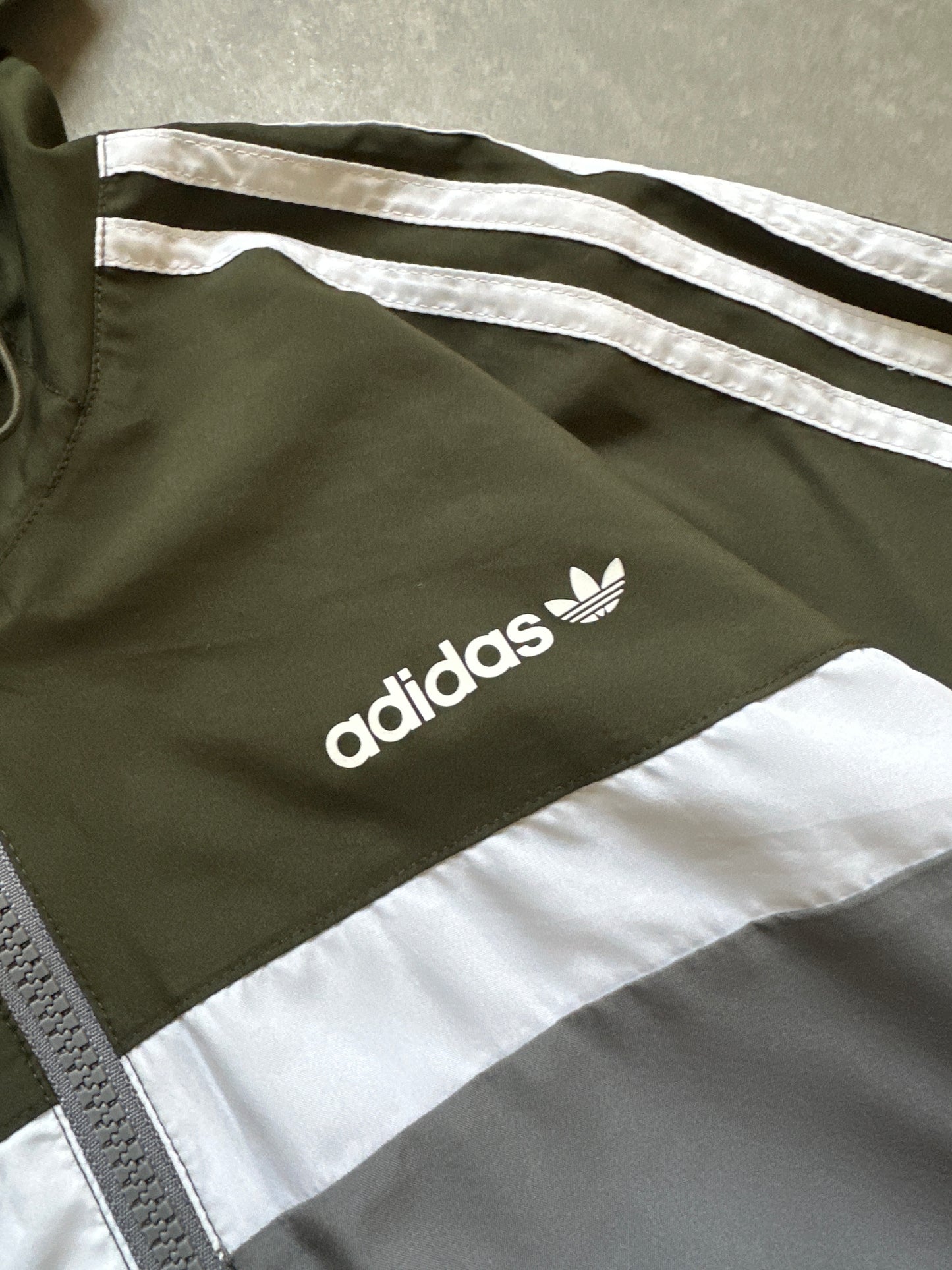 Adidas muška šuškava dukserica (XS)