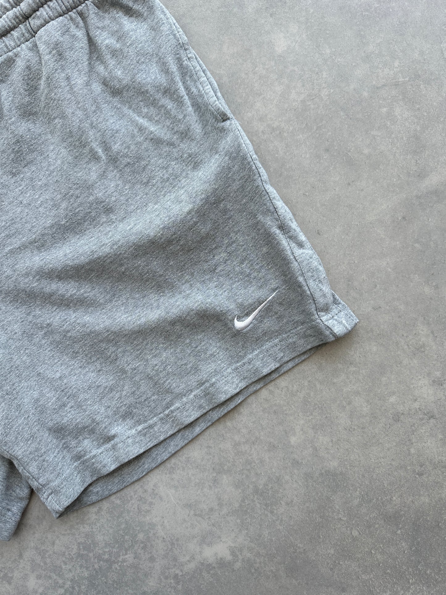 Nike muški basic sivi šorc (XL)