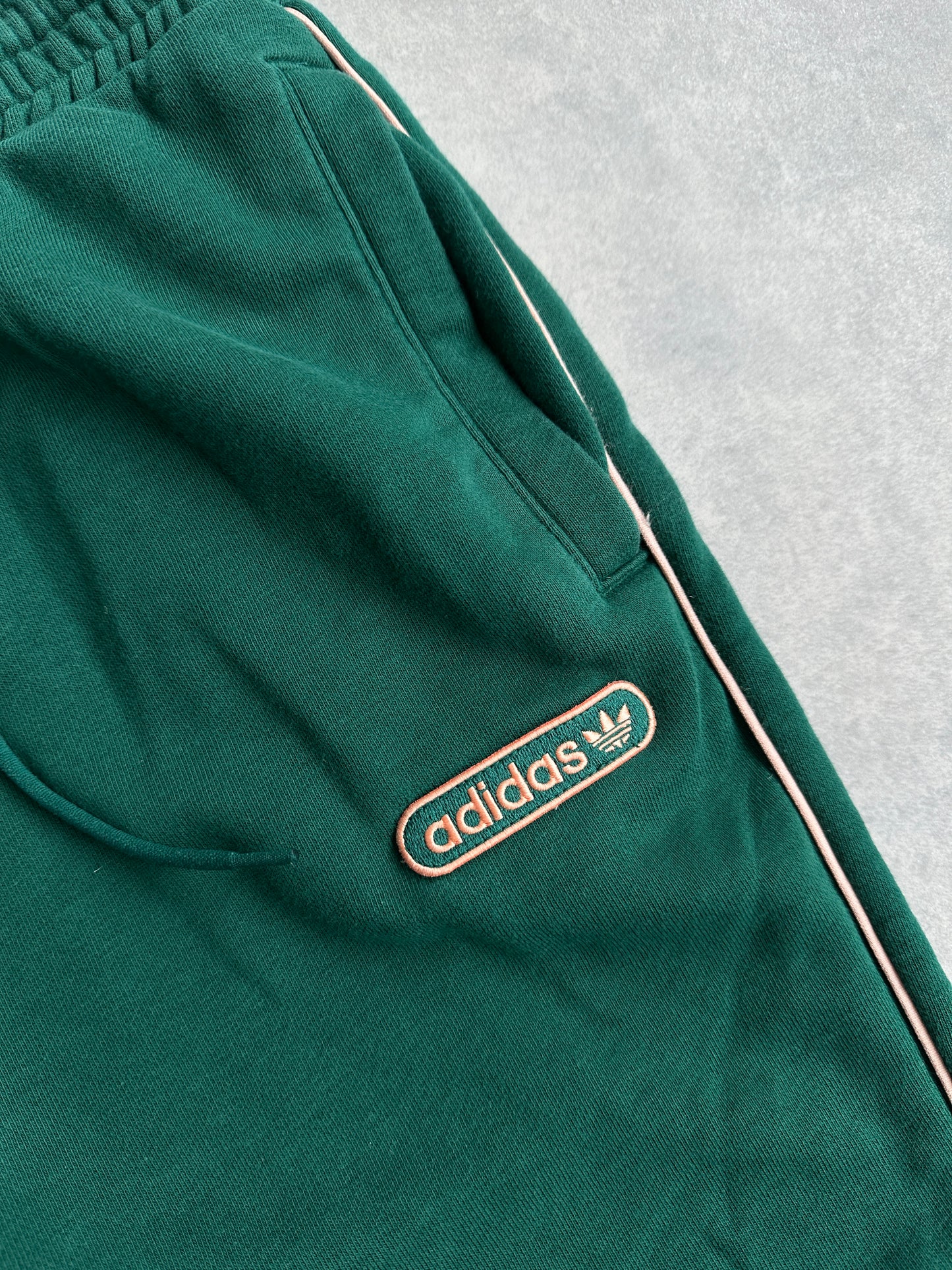 Adidas ženska zelena baggy trenerka (L)