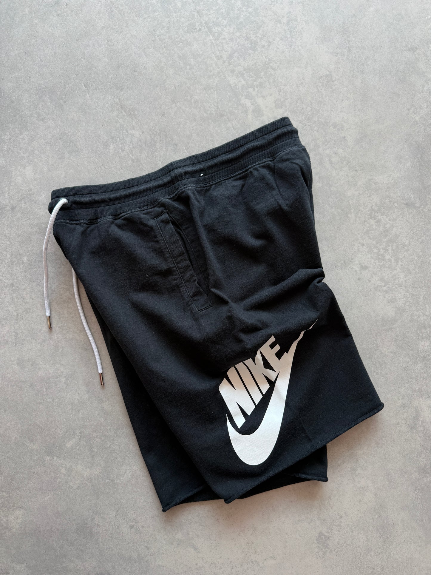 Nike muški crni basic šorc (M)