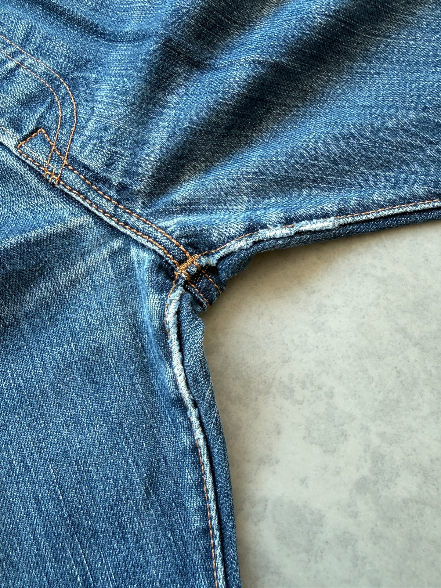 Levis 501 muške farmerke (33x34)