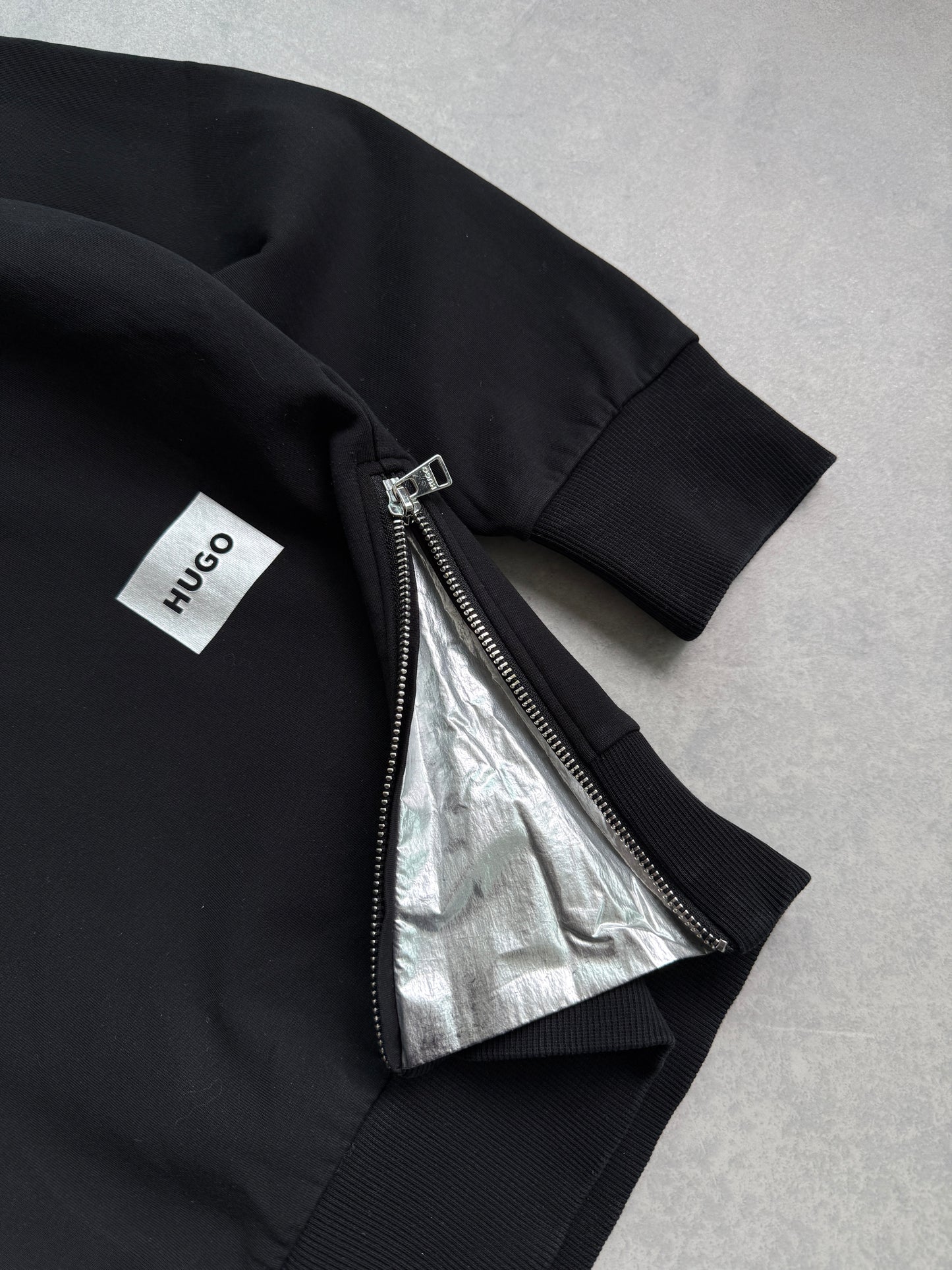 Hugo Boss muška crna dukserica (M)