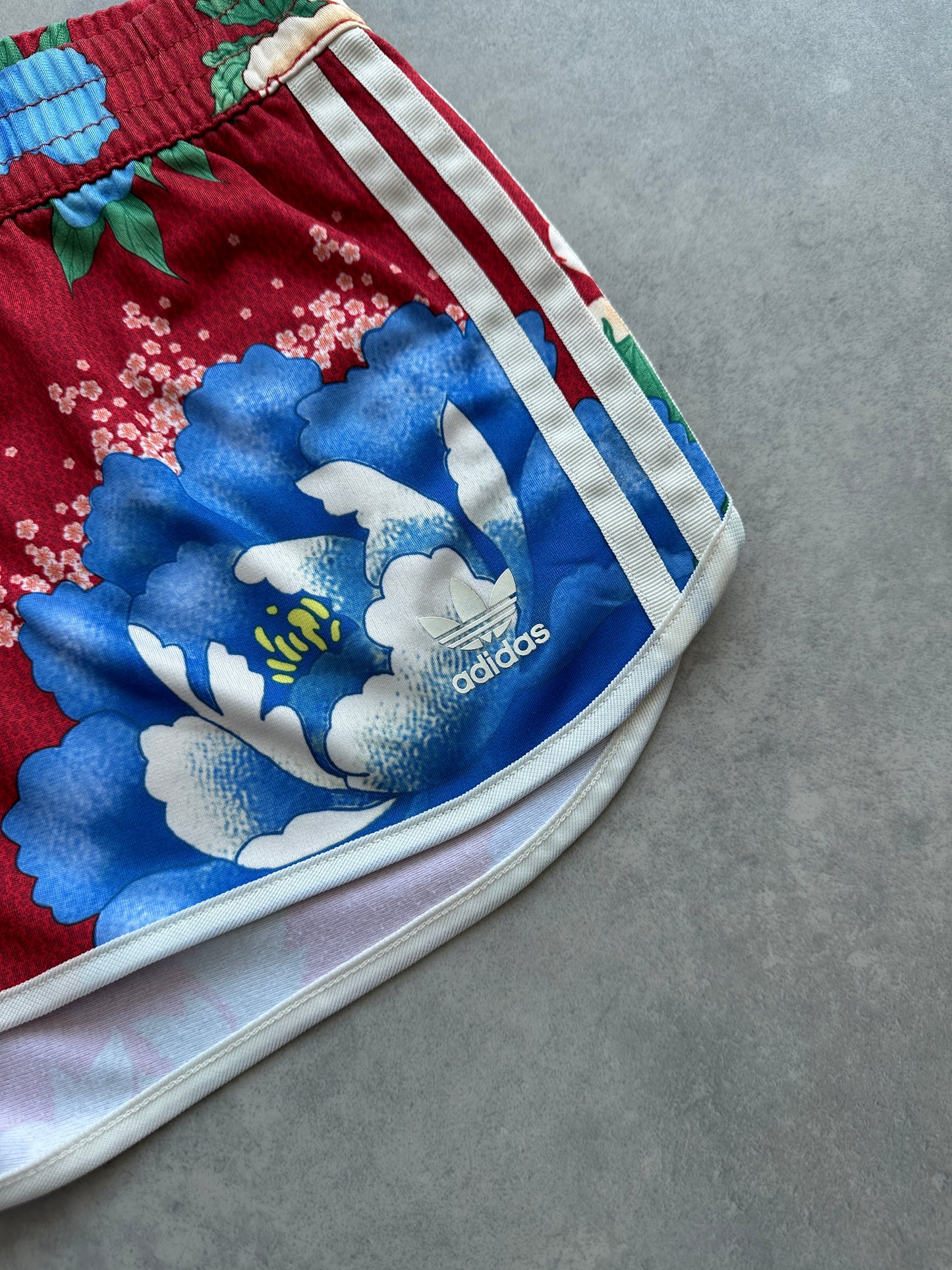 Adidas ženski floral šorc (38)