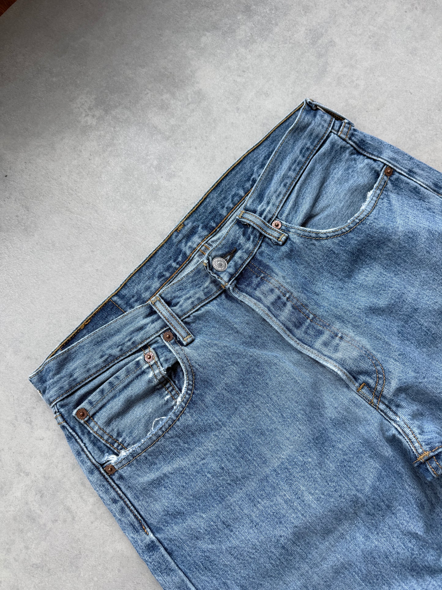 Levis 501 muške farmerke (33x32)