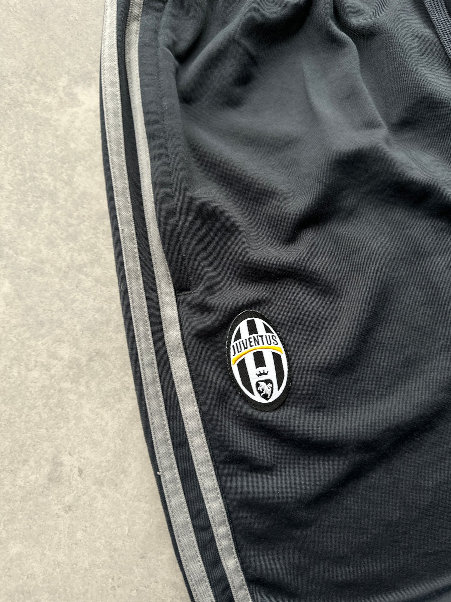Adidas x Juventus muška siva trenerka (L)
