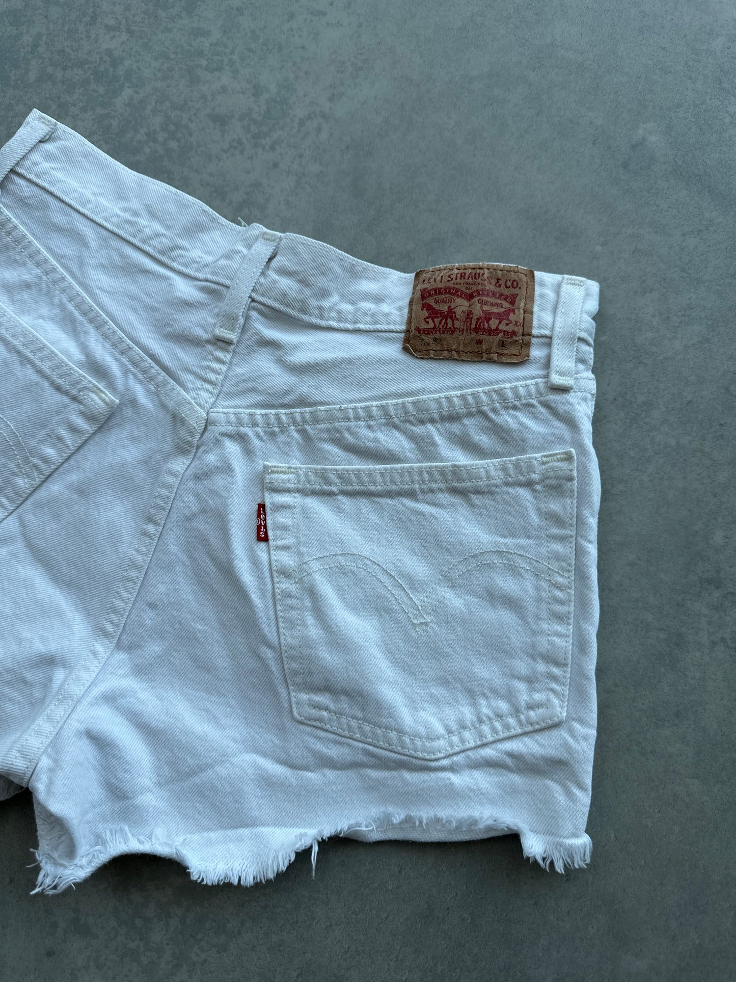 Levis ženski teksas šorc (26)
