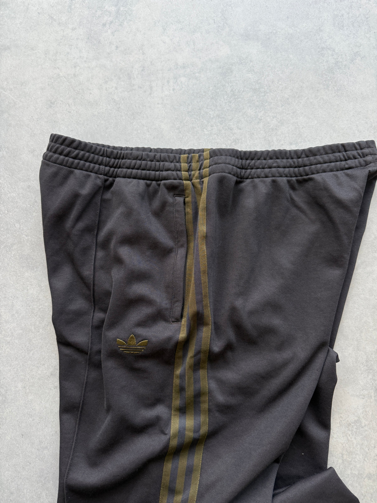 Adidas 2000s muška baggy smeđa trenerka (XL)