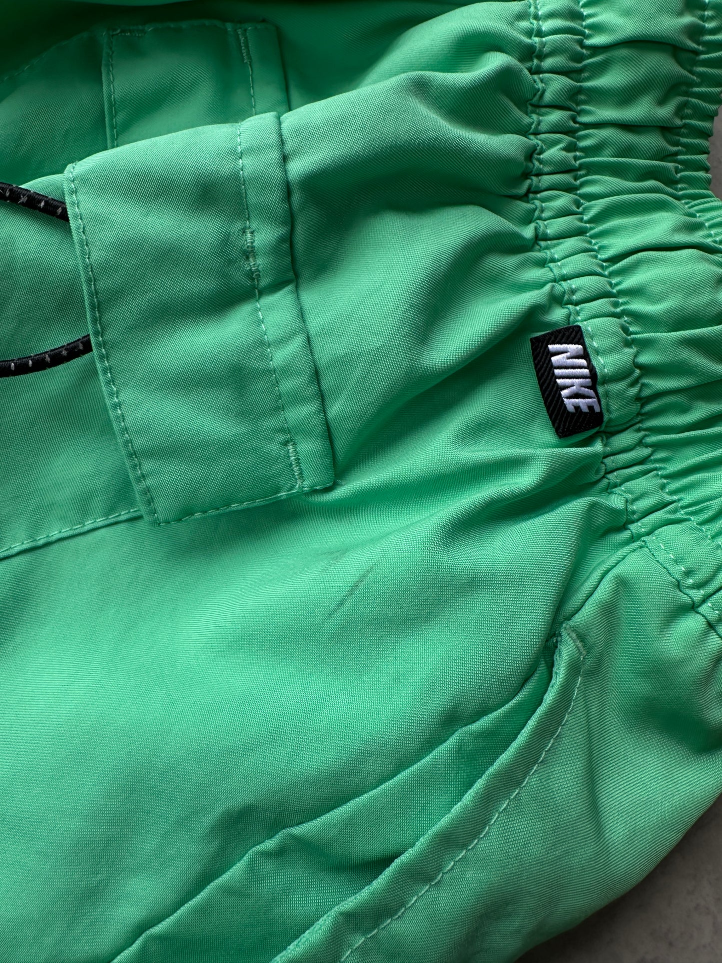 Nike muški zeleni šuškavi šorc (S)