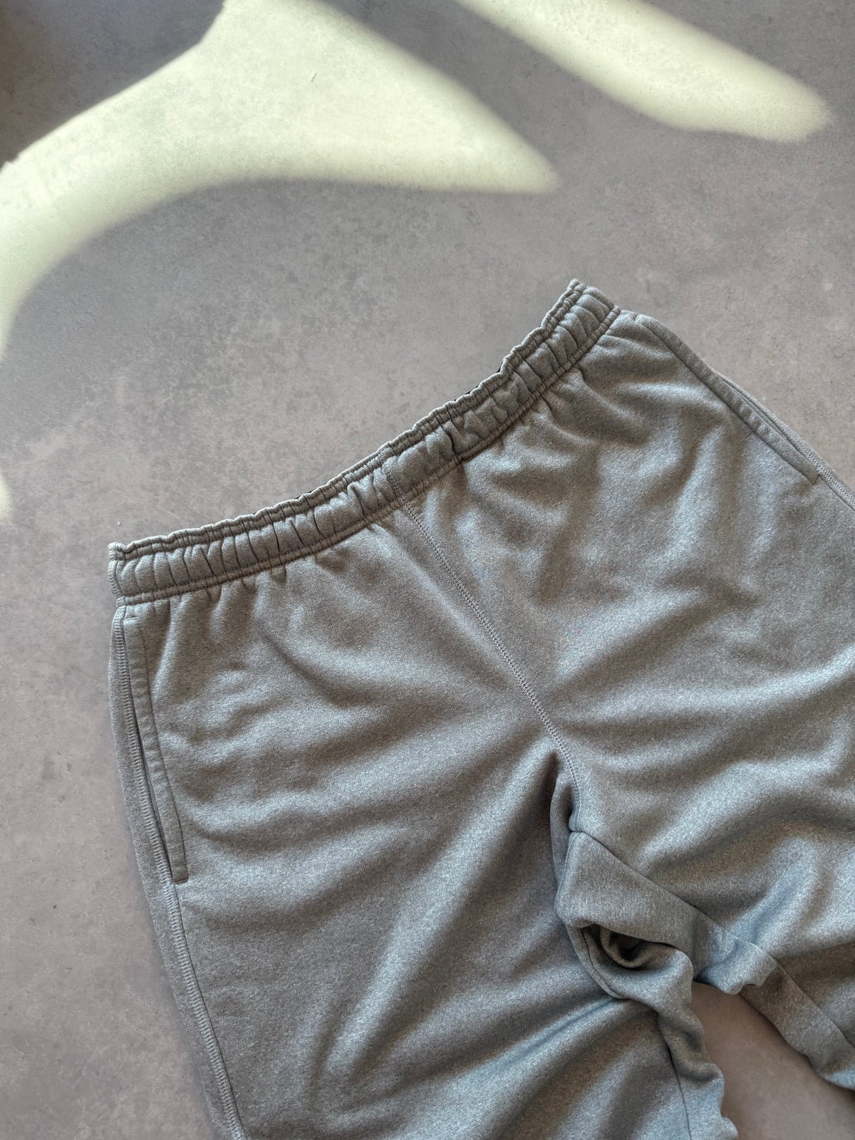 Nike Dri Fit muška siva baggy trenerka (L)
