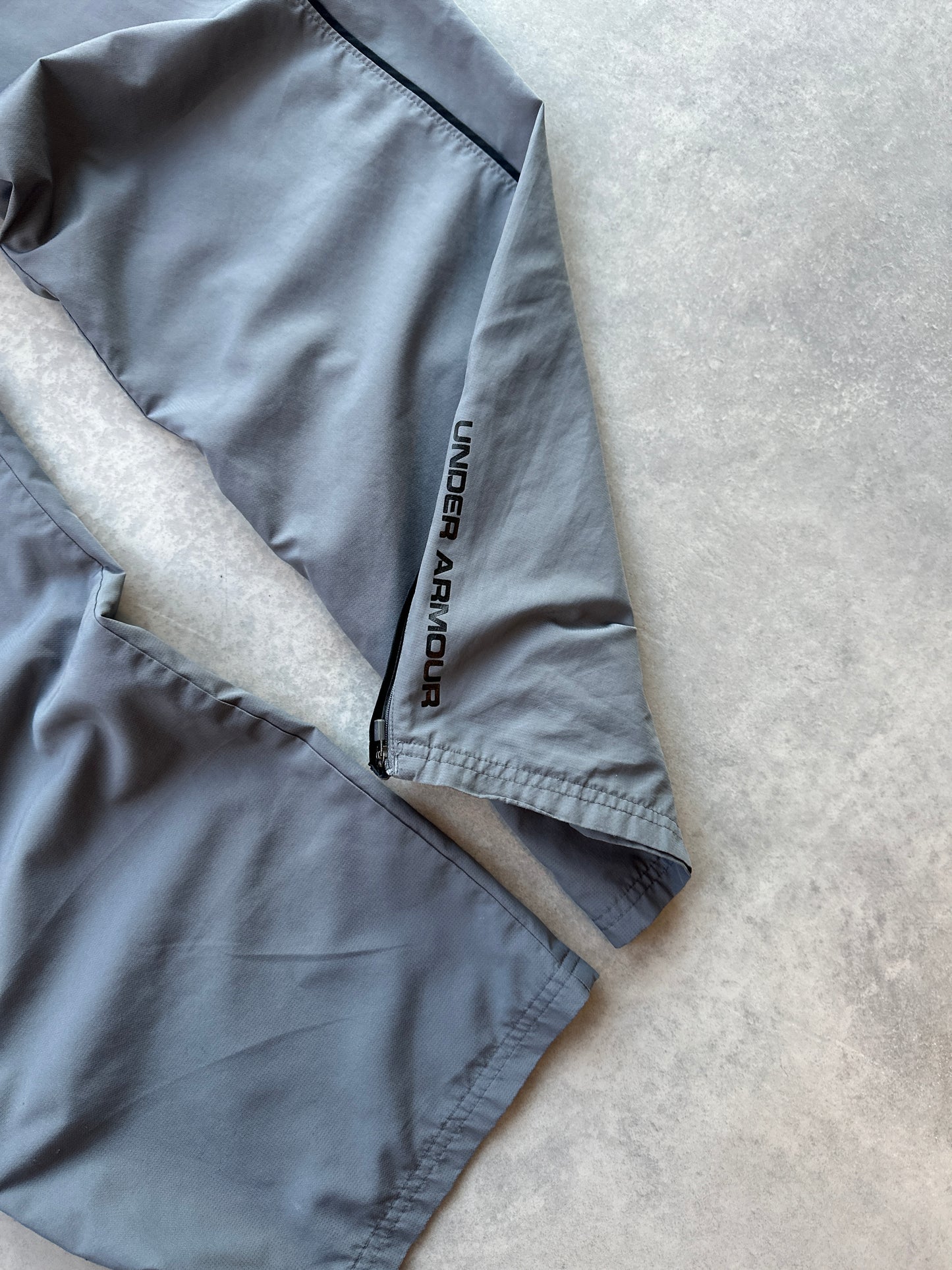 Under Armour muška baggy siva trenerka (XL)