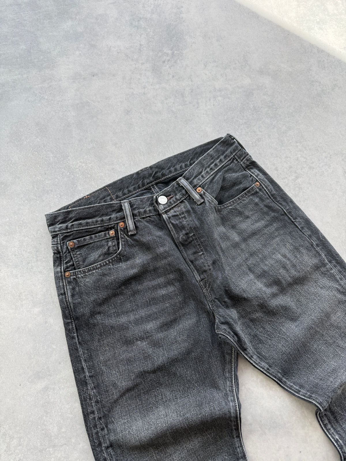 Levis 501 muške crne farmerke (30x32)