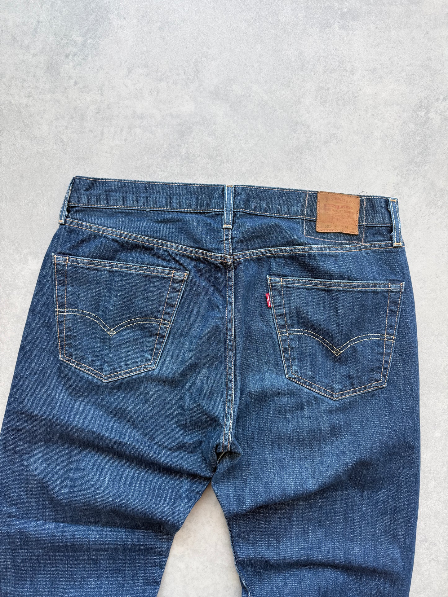 Levis 501 tamno plave muške farmerke (34x30)