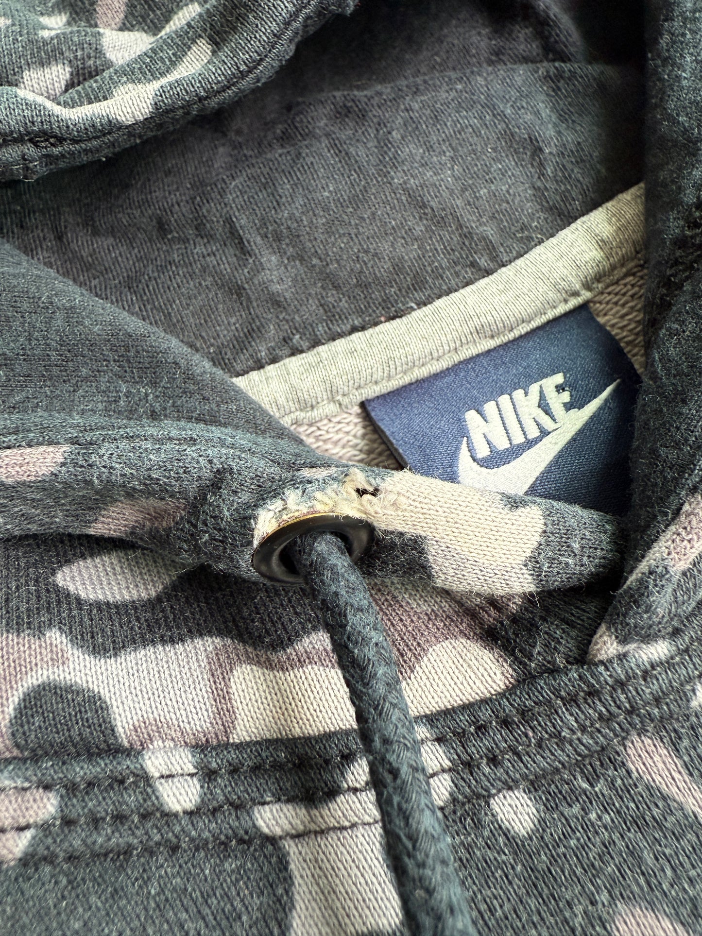 Nike muška siva dukserica (L)