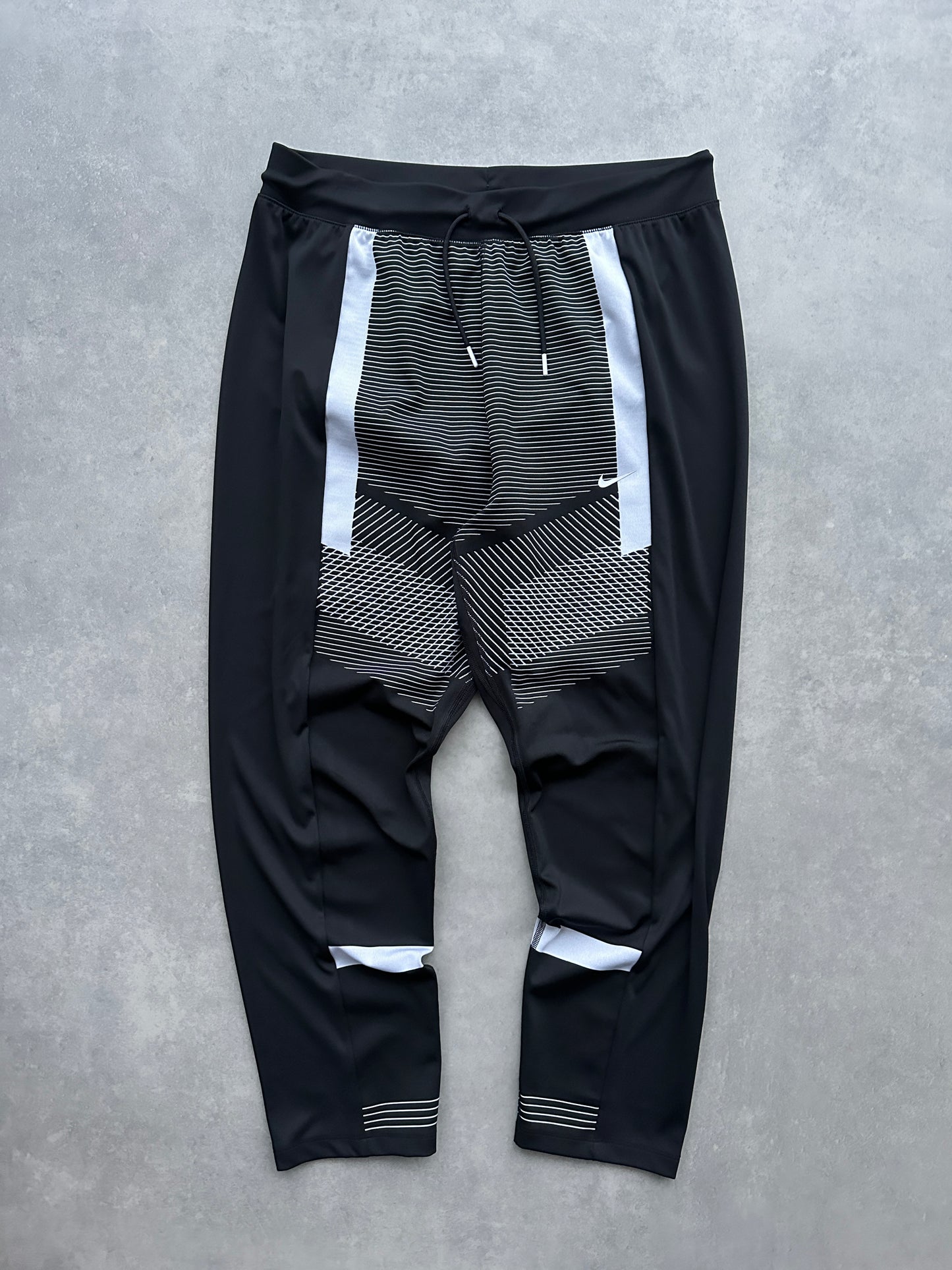 Nike muška crna sportska trenerka (XL)