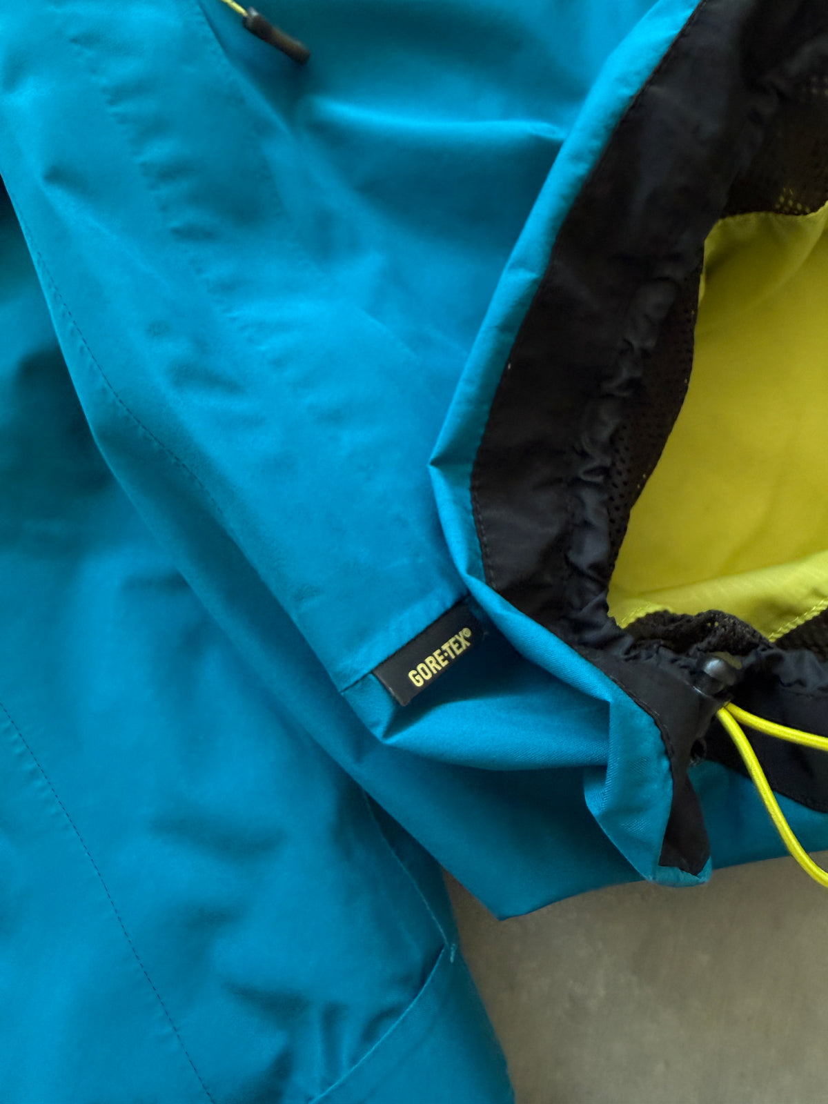 Millet ženska Gore Tex planinarska shell jakna (S)
