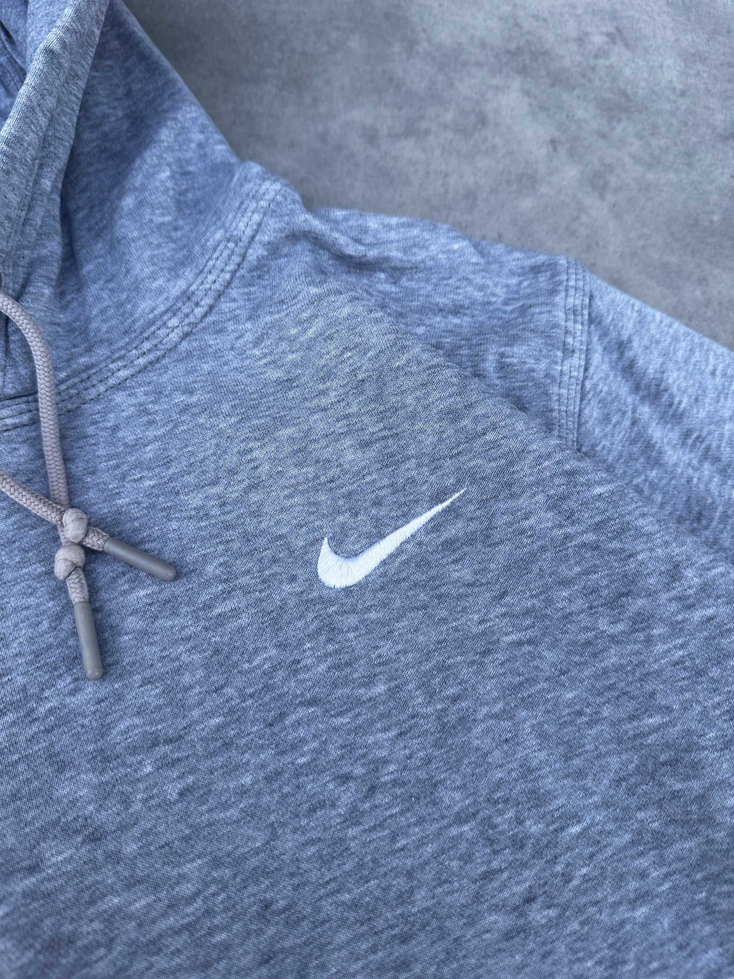 Nike basic siva muška dukserica (M)