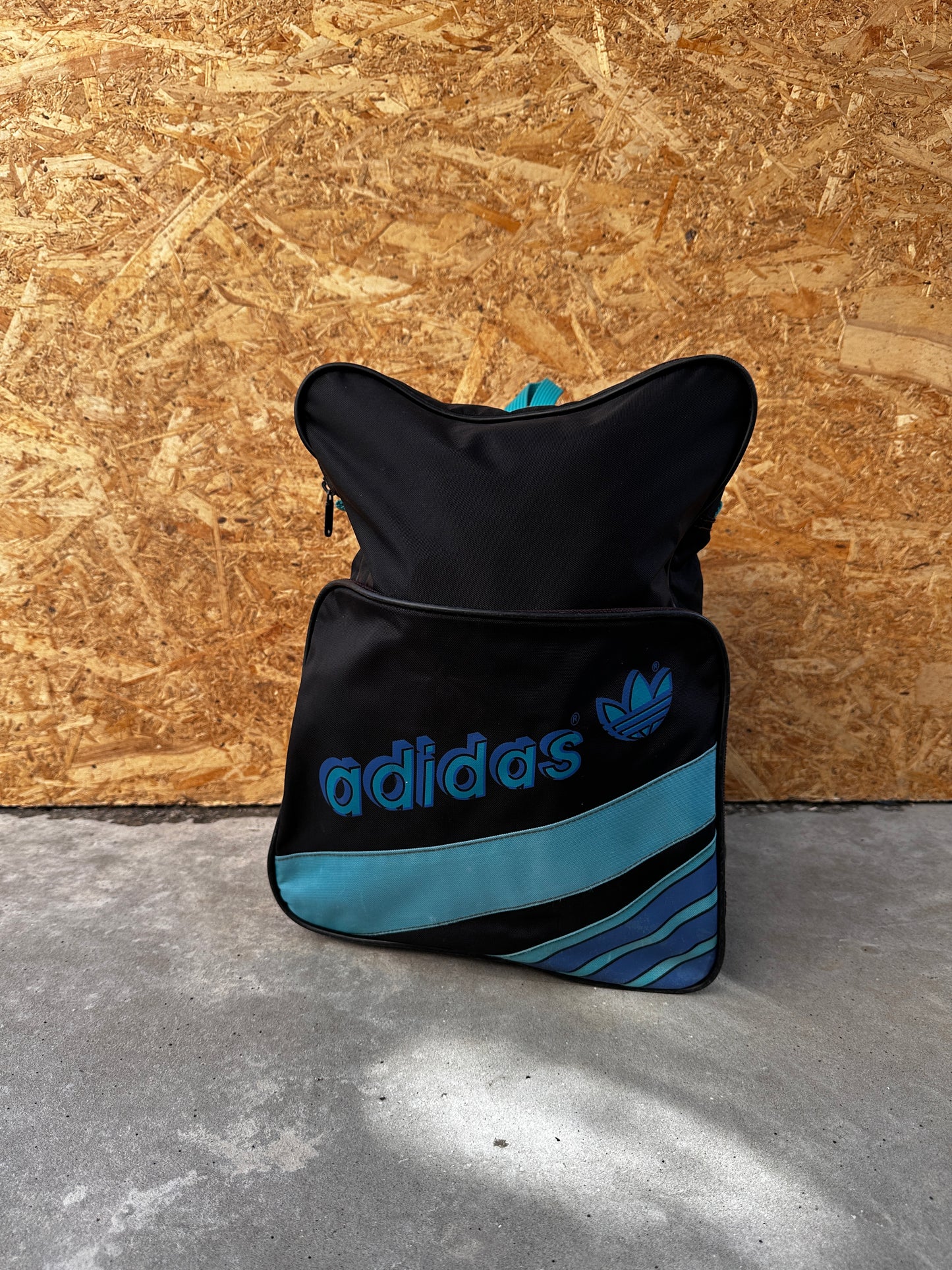 Adidas West Germany 80s školski ruksak