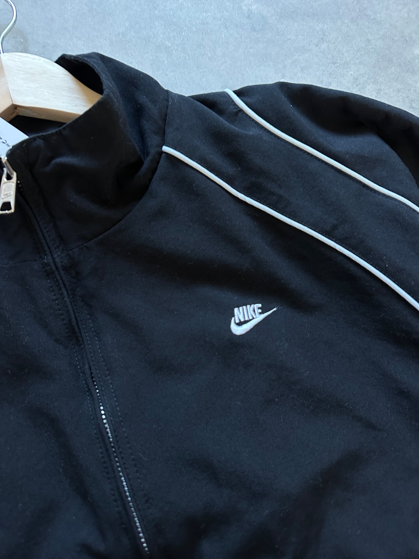 Nike 2000s muška crna šuškava dukserica (L)