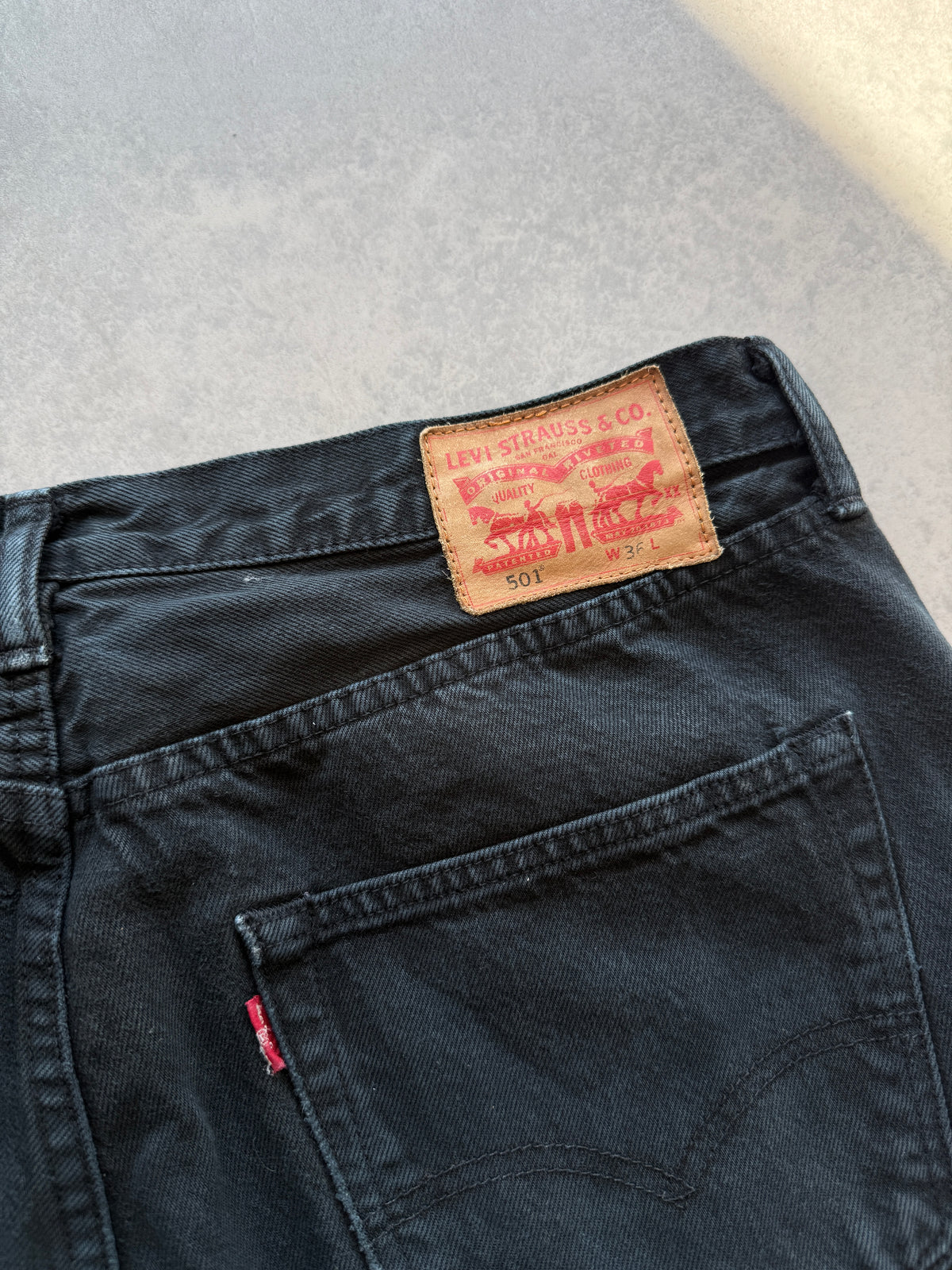 Levis 501 muške crne farmerke (36x34)