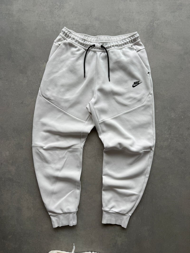 Nike Tech Fleece muška bijela trenerka (L)
