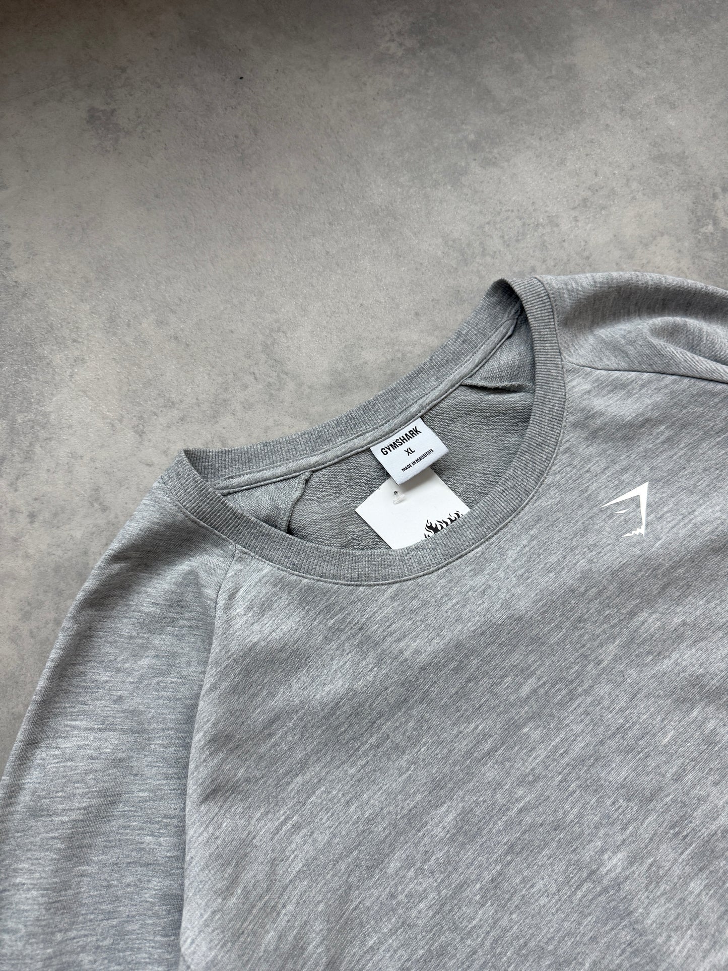 Gymshark siva ženska crop top sportska dukserica (XL)