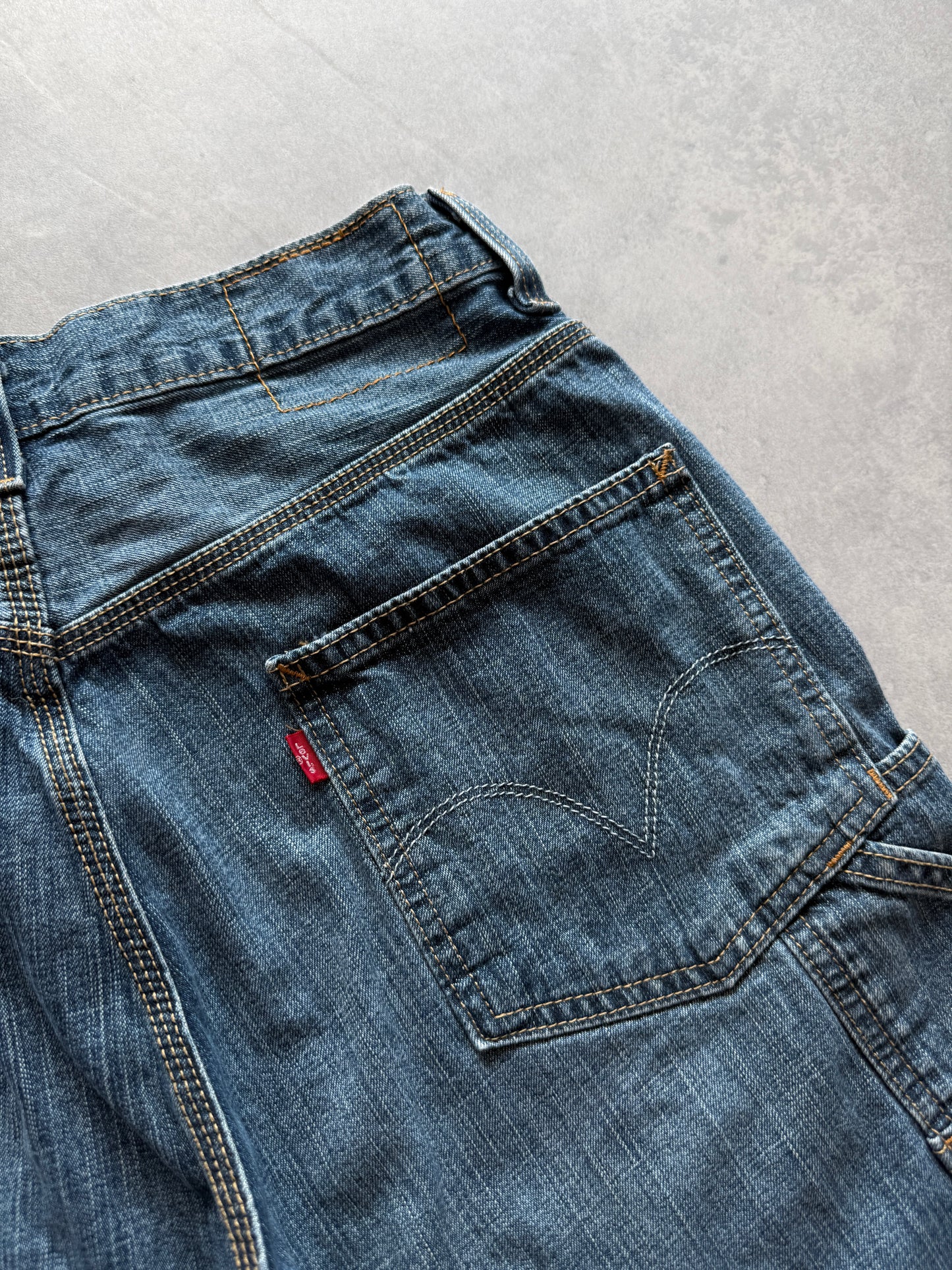 Levis Carpenter 2000s muški teksas šorc (S)