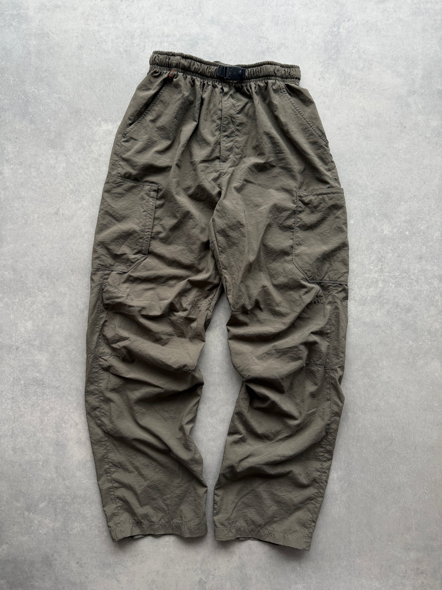 Nike ACG 2000s muške lagane šuškave cargo hlace (M)