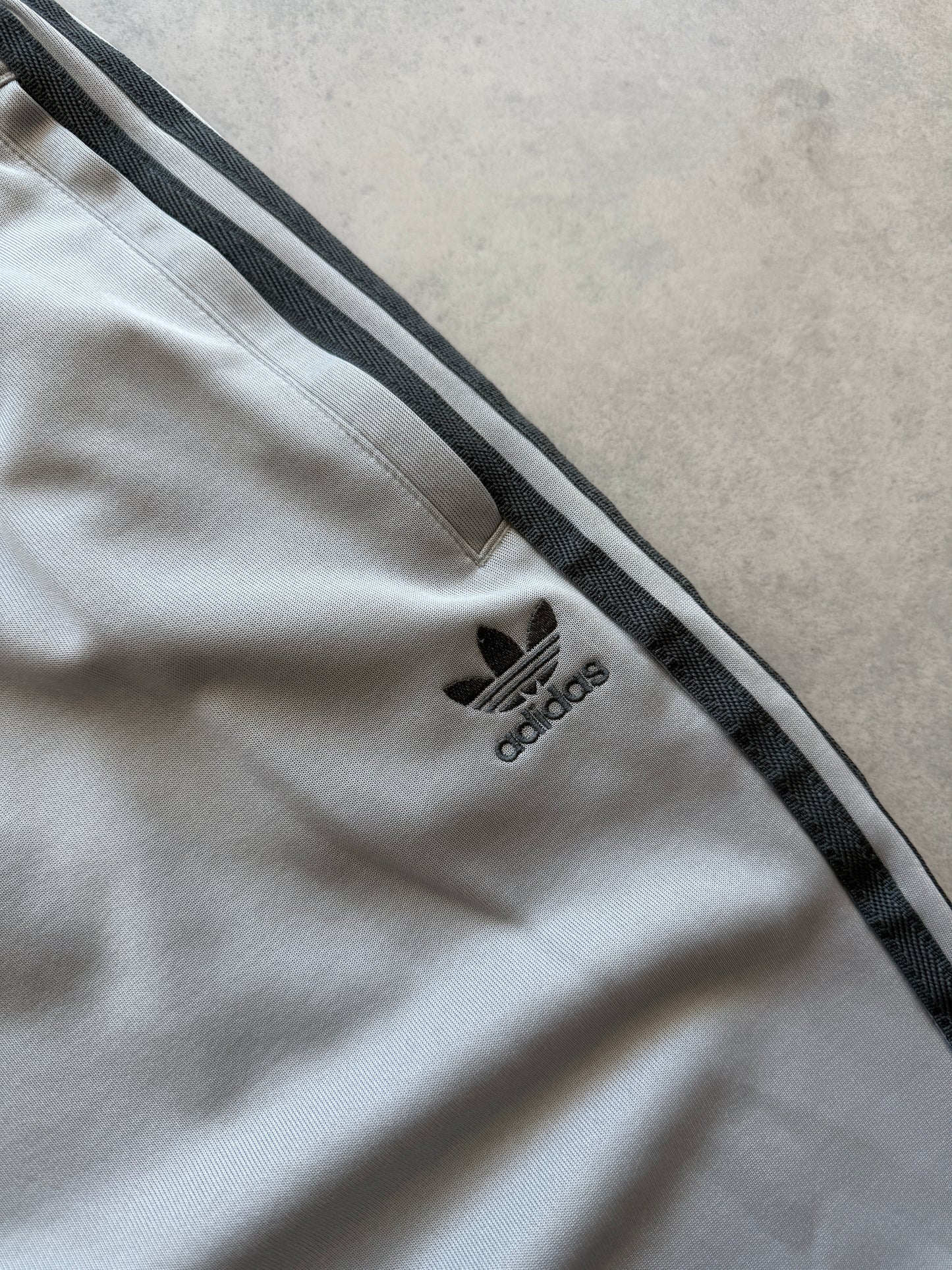 Adidas originals muška siva trenerka (L)