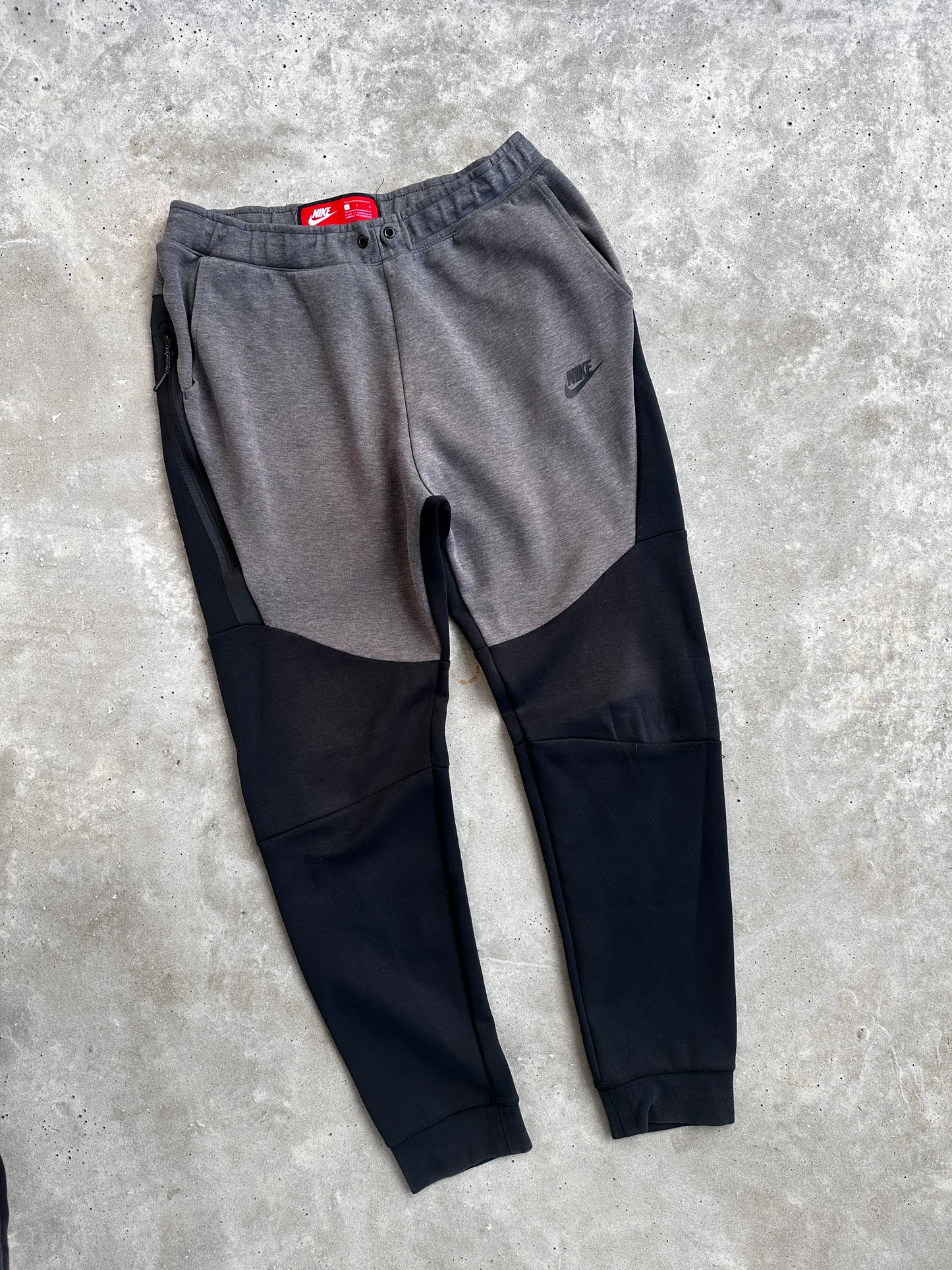 Nike Tech Fleece muški komplet (L)