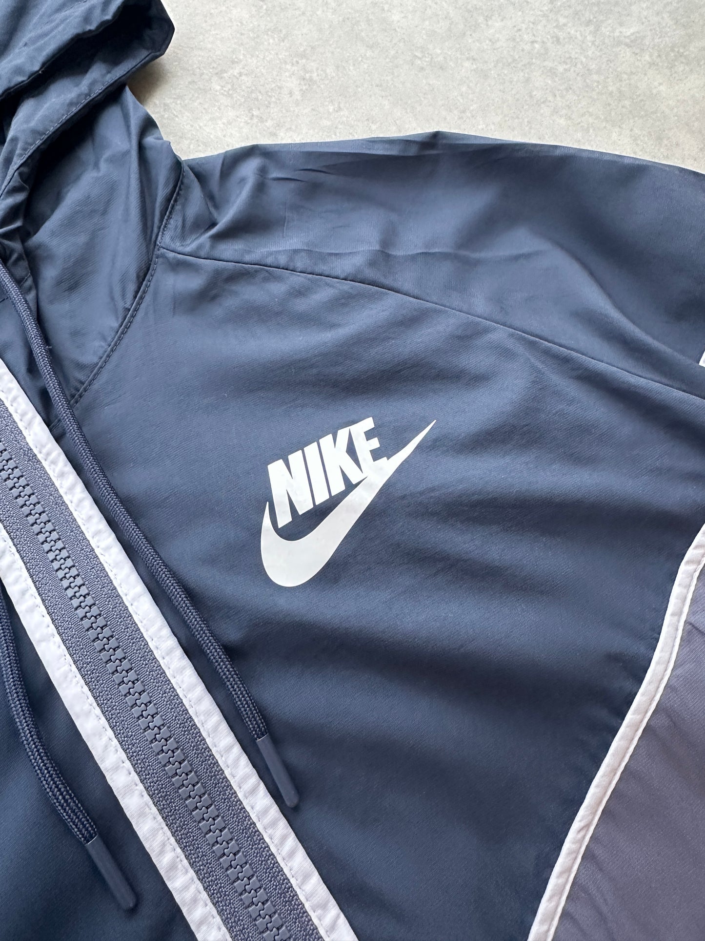 Nike Windrunner ženska šuškava jakna (M)