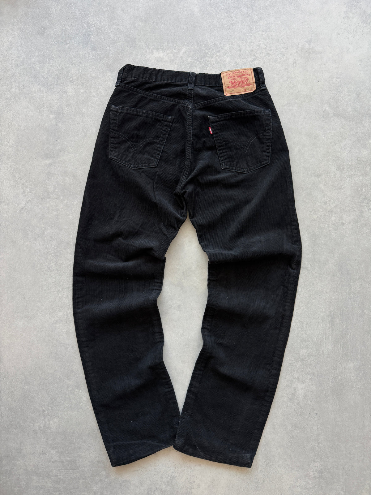 Levis 551 muške samtene hlace (30x32)