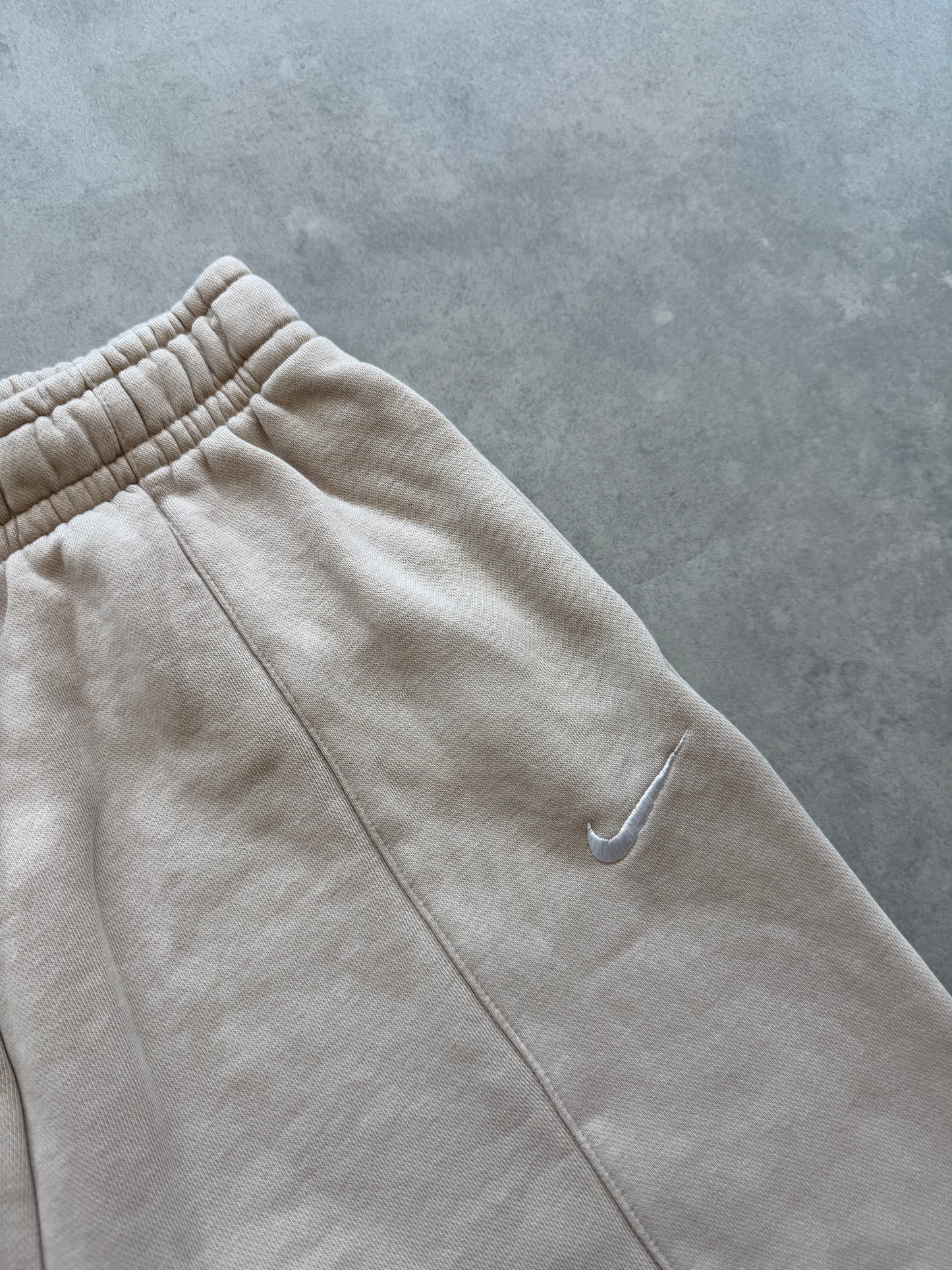 Nike ženski basic bež šorc (XS)