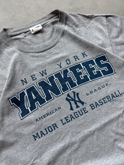 New York Yankees 2000s muška siva majica (M)