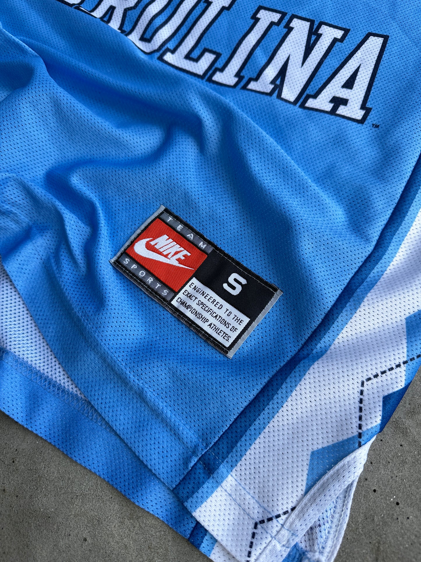 Nike x UNC vintage muški kosarkaski dres (S)