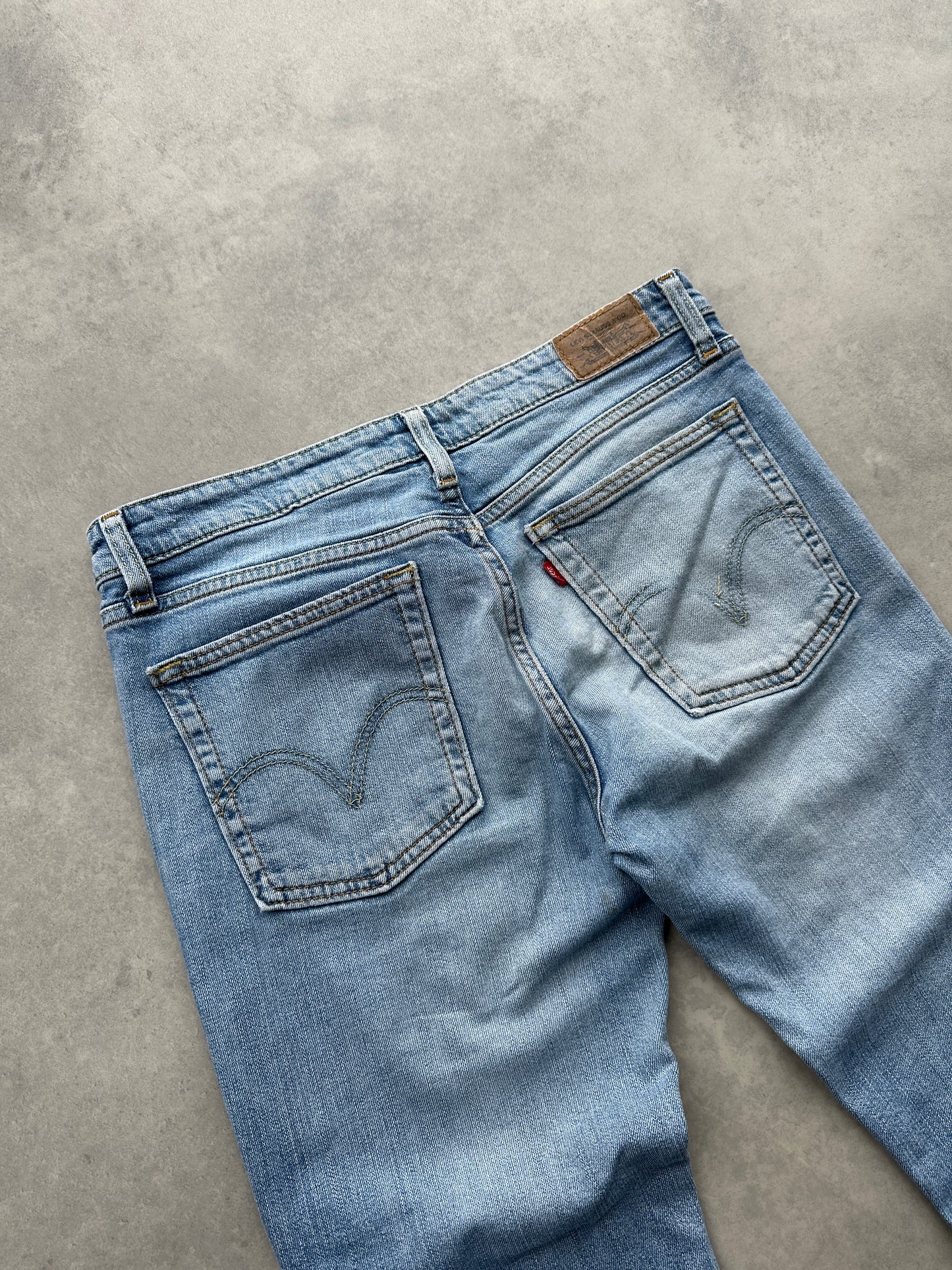 Levis 518 Superlow ženske farmerke (L)