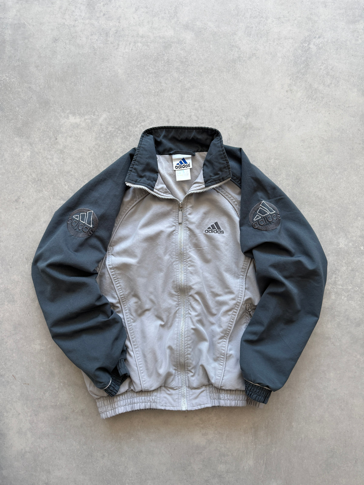 Adidas 2000s ženska šuškava dukserica (M)